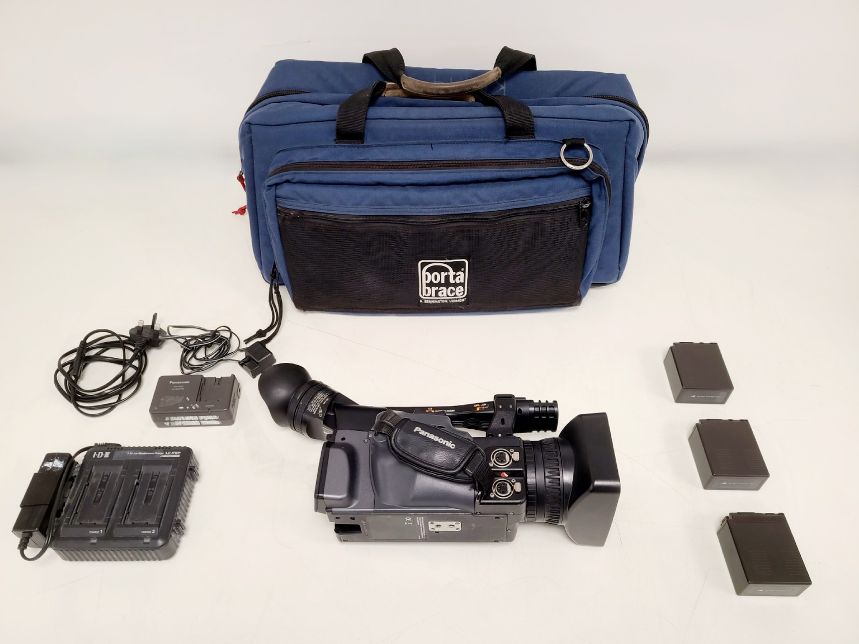 Image of Panasonic AG-HMC151E - AVCCAM 3CCD Camcorder