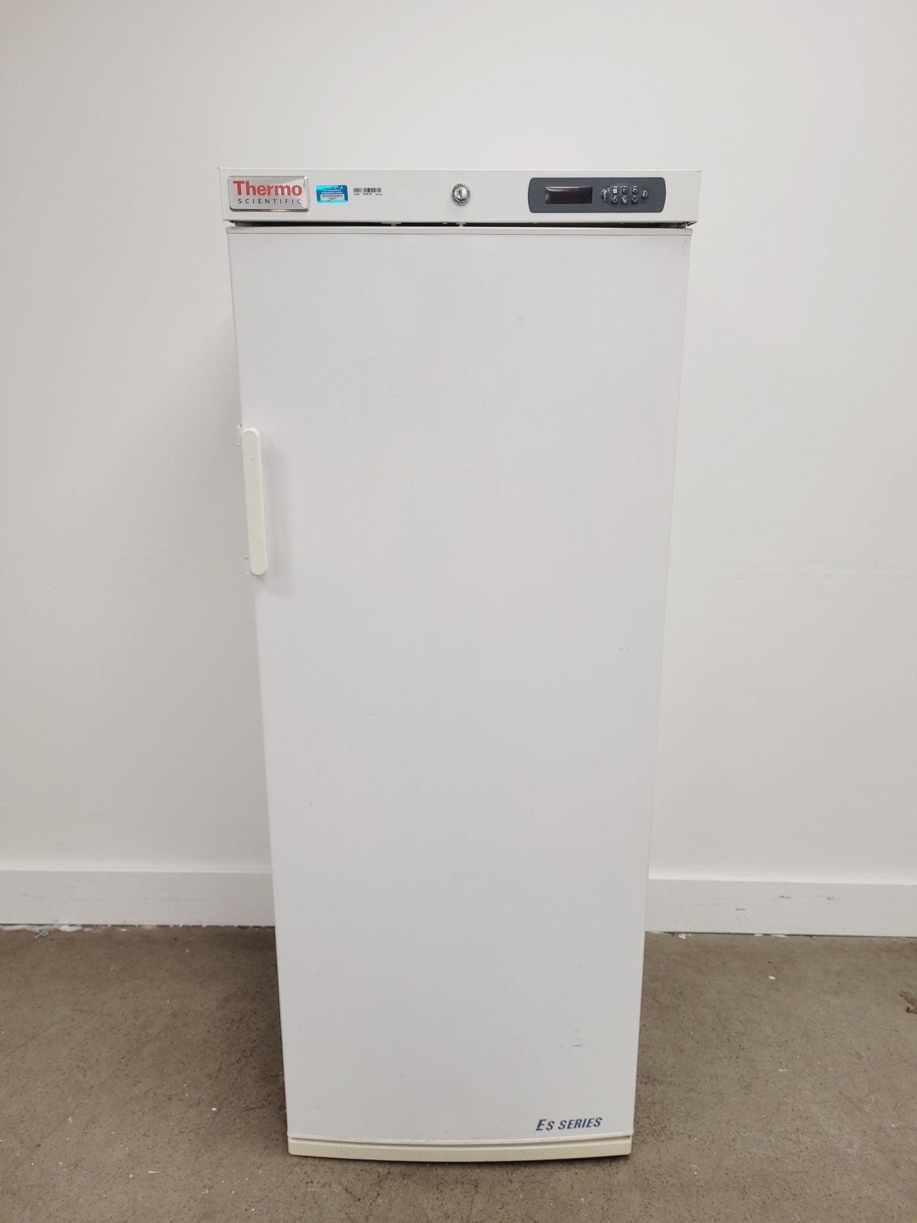 Image of Thermo Scientific Lab Fridge ES Series 288R-AEW-TS