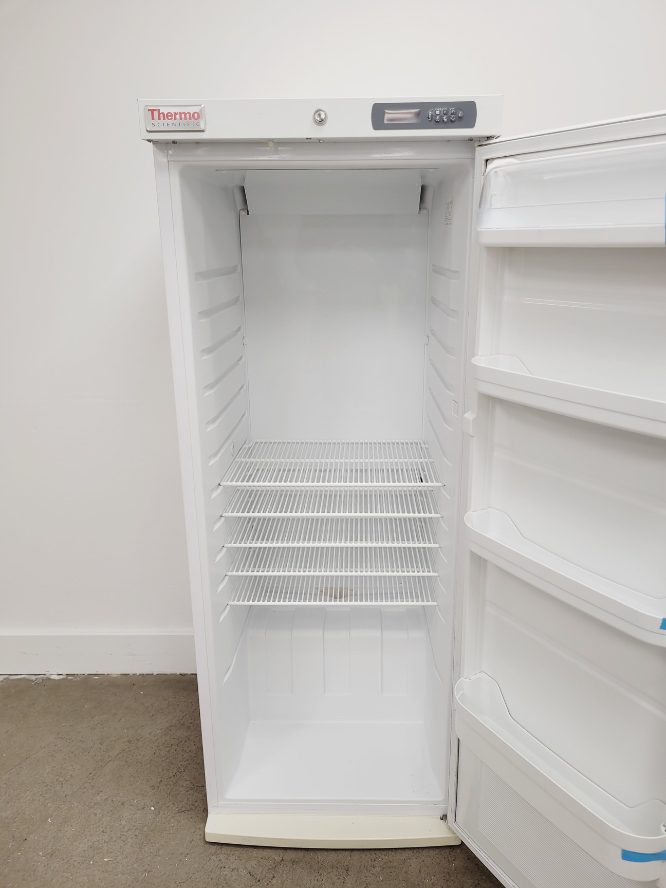 Image of Thermo Scientific Lab Fridge ES Series 288R-AEW-TS Lab