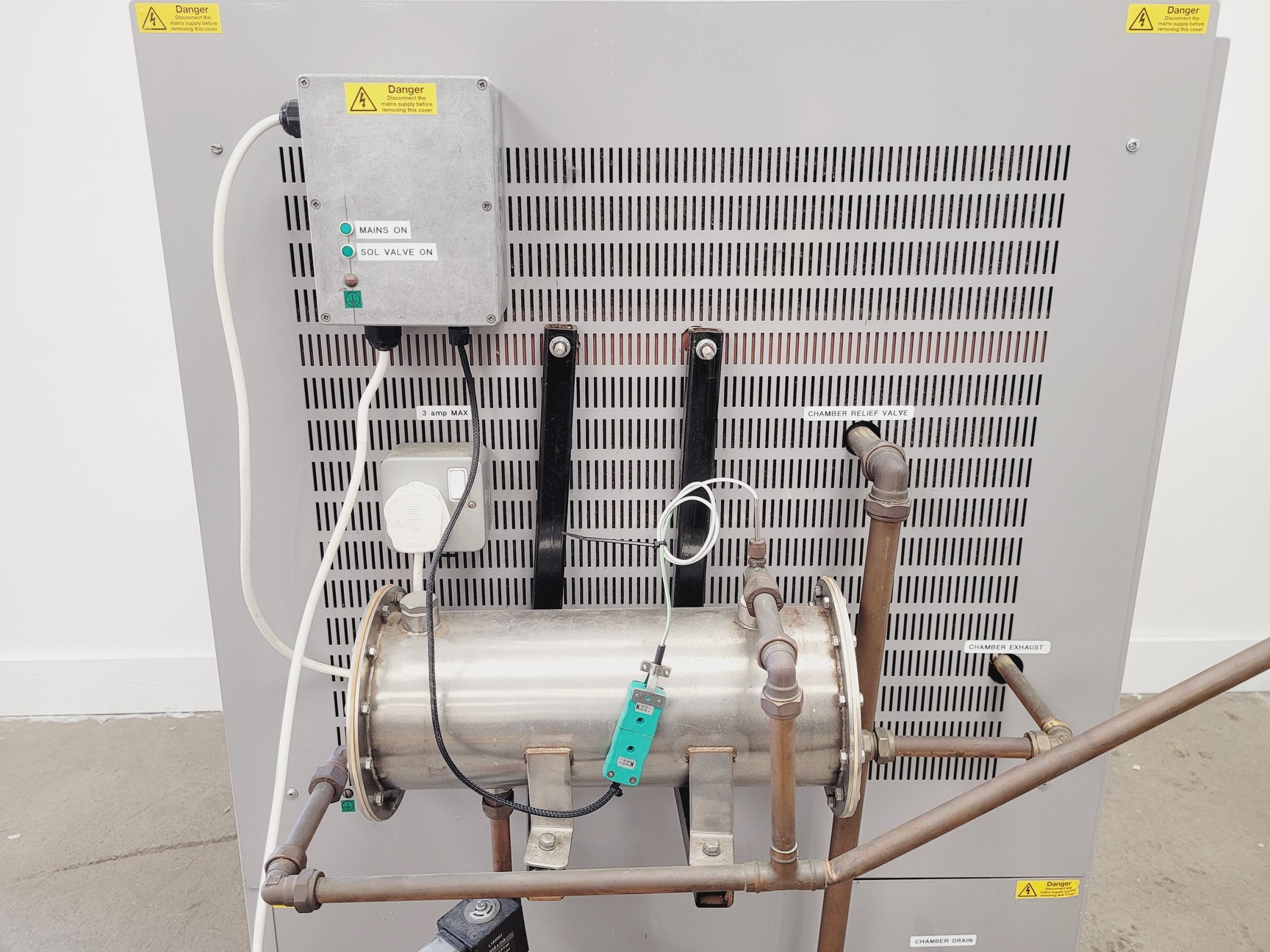 Image of Boxer 200/200LR Floorstanding Autoclave Lab