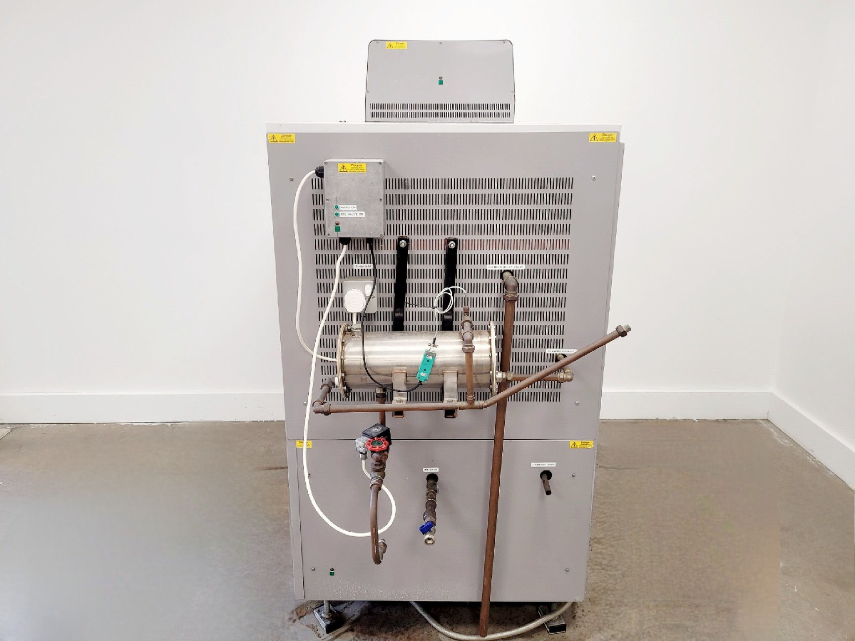 Image of Boxer 200/200LR Floorstanding Autoclave Lab