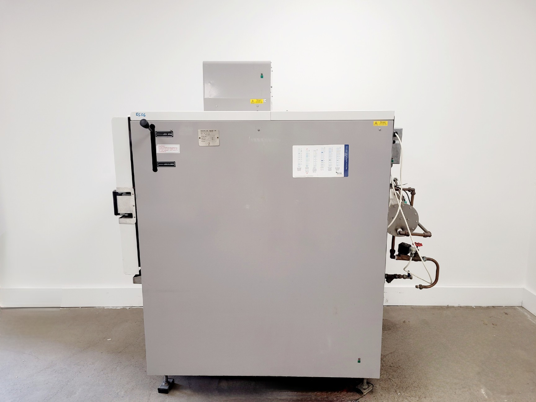 Image of Boxer 200/200LR Floorstanding Autoclave Lab