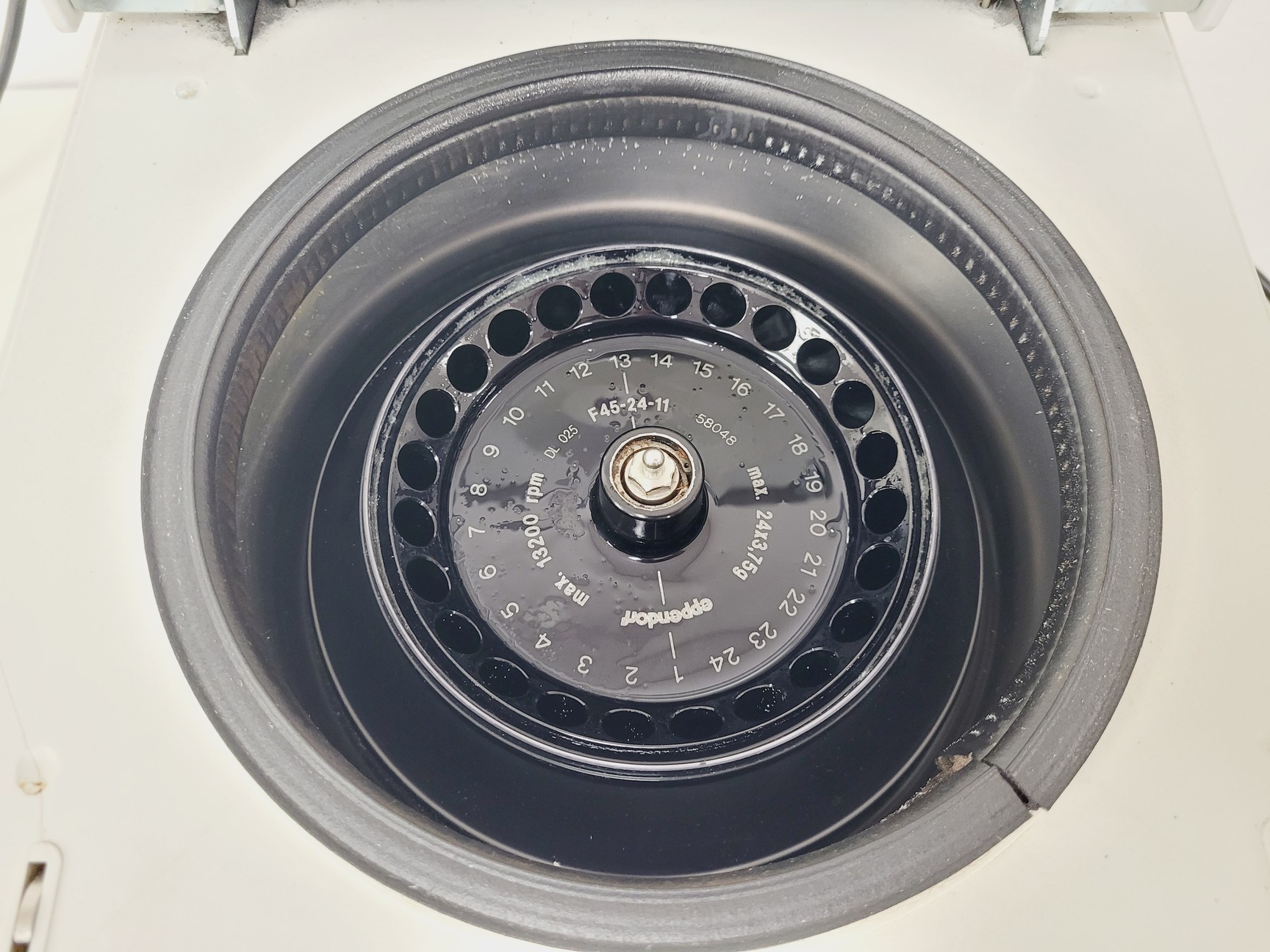 Image of Eppendorf 5415R Benchtop Centrifuge