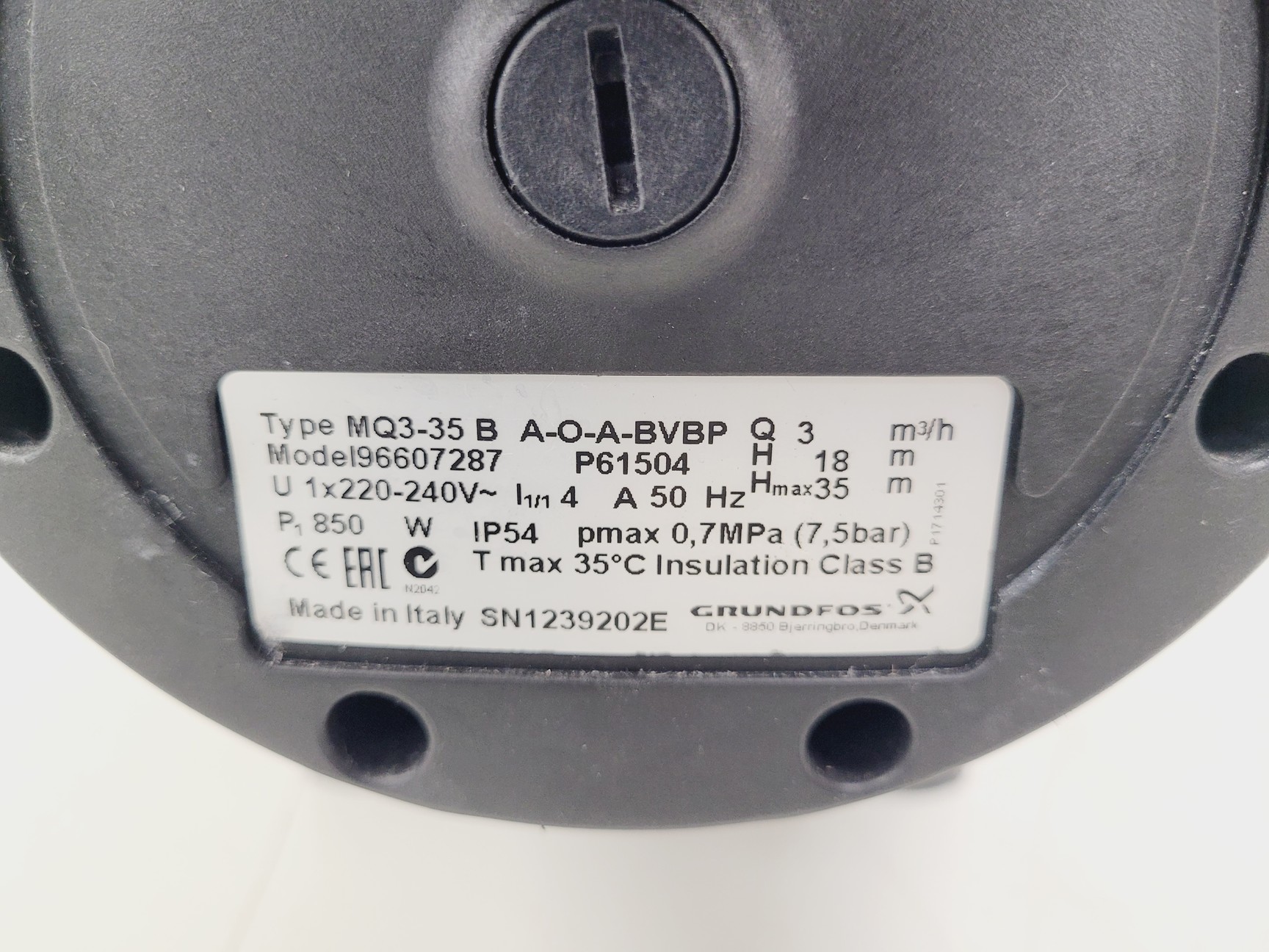 Image of Grundfos MQ3-35 b Vacuum Pump