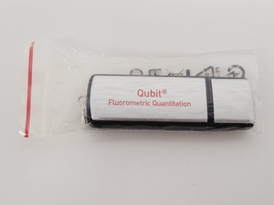 Thumbnail image of Invitrogen Qubit 2.0 Fluorometer