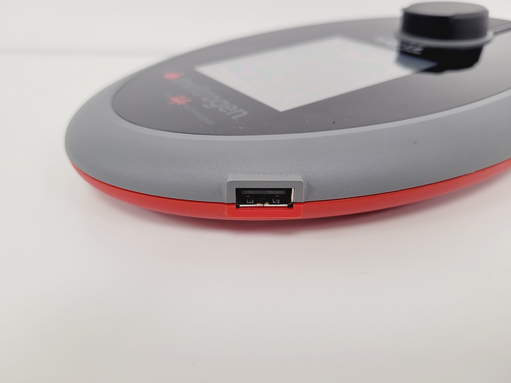 Image of Invitrogen Qubit 2.0 Fluorometer