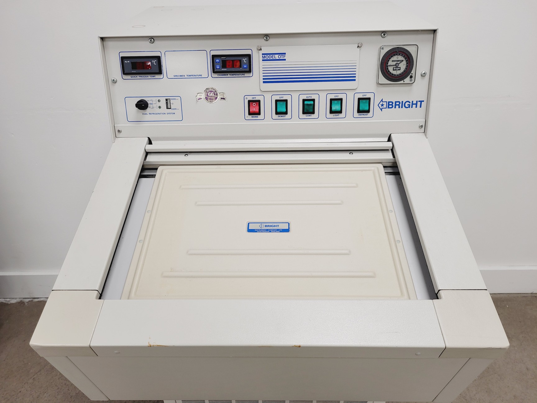Image of Bright OTF/AS/EC 960841296 Cryostat Lab