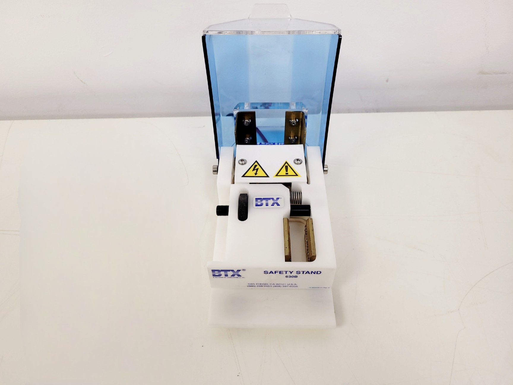 Image of BTX Havard Apparatus ECM 830 Electro Square Porator W/ 630B Safety Stand