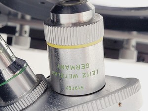 Thumbnail image of Wild Leitz GMBH Fluovert FU 090-128.017 Inverted Microscope