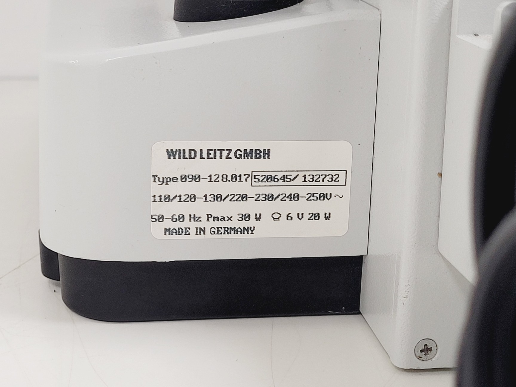 Image of Wild Leitz GMBH Fluovert FU 090-128.017 Inverted Microscope