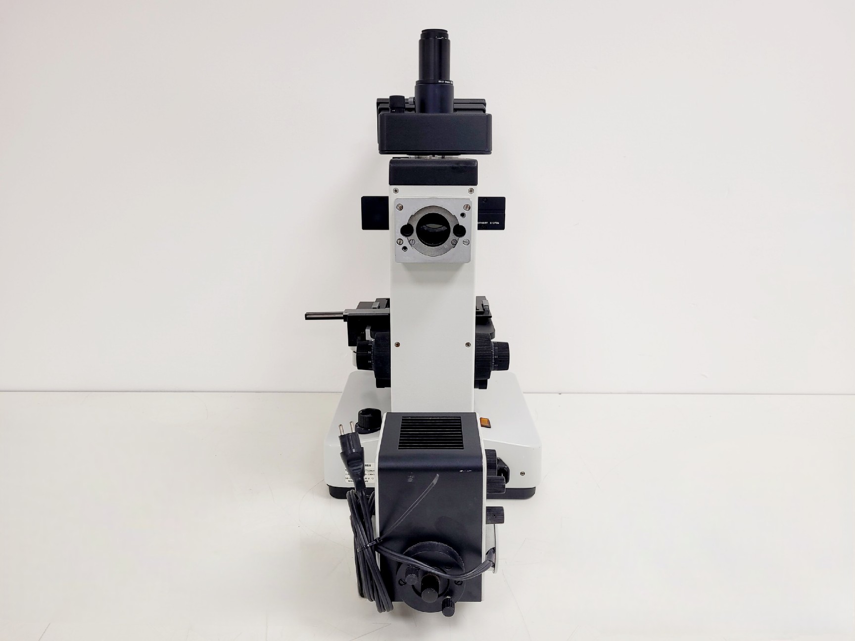 Image of Wild Leitz GMBH Fluovert FU 090-128.017 Inverted Microscope