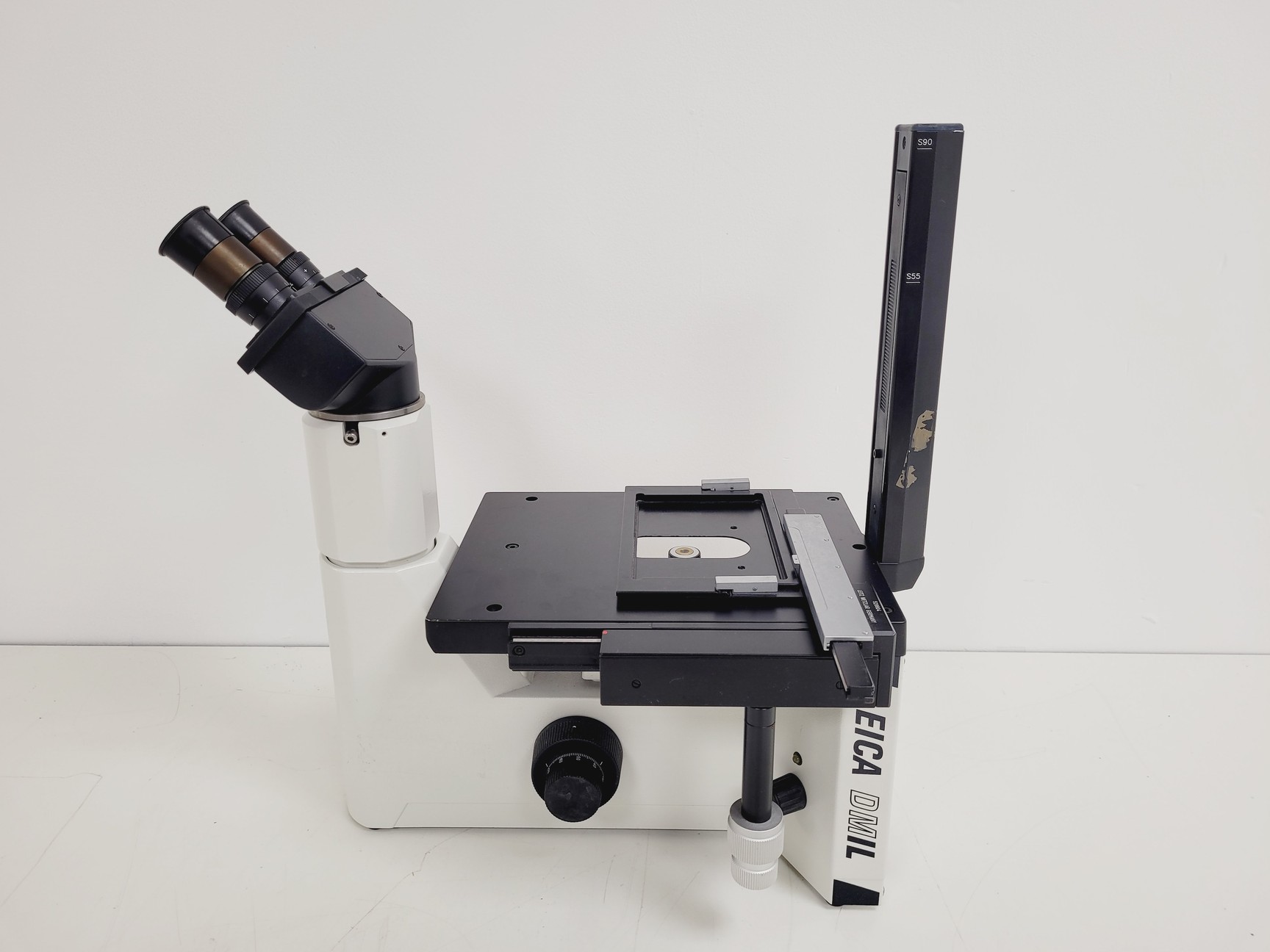 Image of Leica DMIL 090-131-00.1 Microscope Body w/ 4 Objectives + Eye pieces