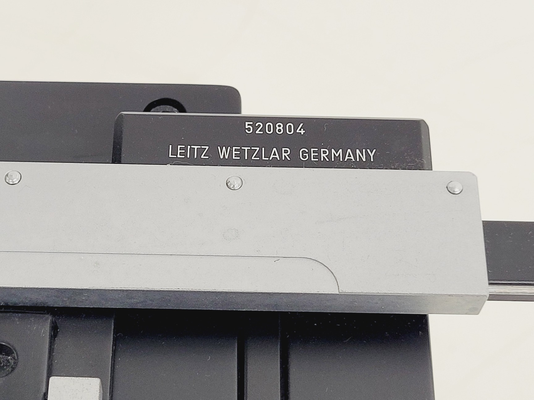 Image of Leica DMIL 090-131-00.1 Microscope Body w/ 4 Objectives + Eye pieces