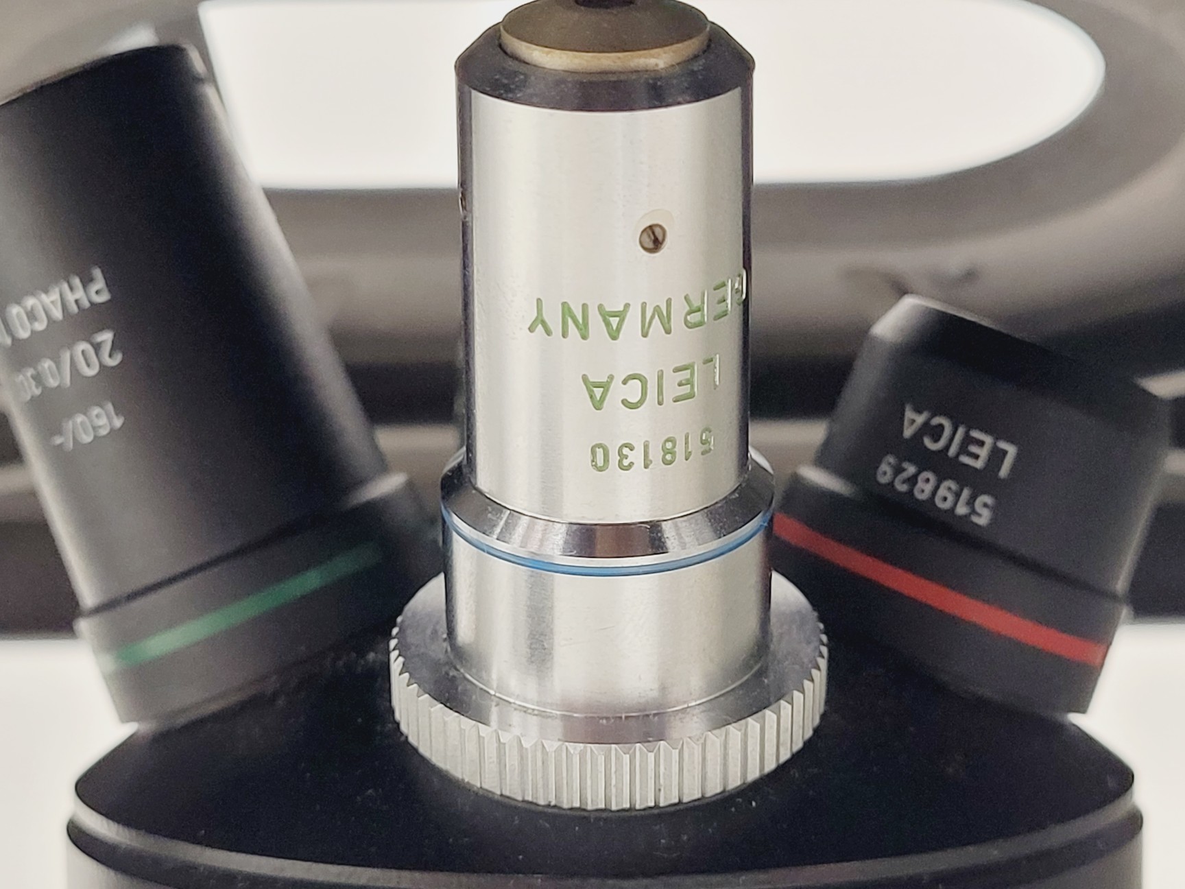Image of Leica DMIL 090-131-00.1 Microscope Body w/ 4 Objectives + Eye pieces