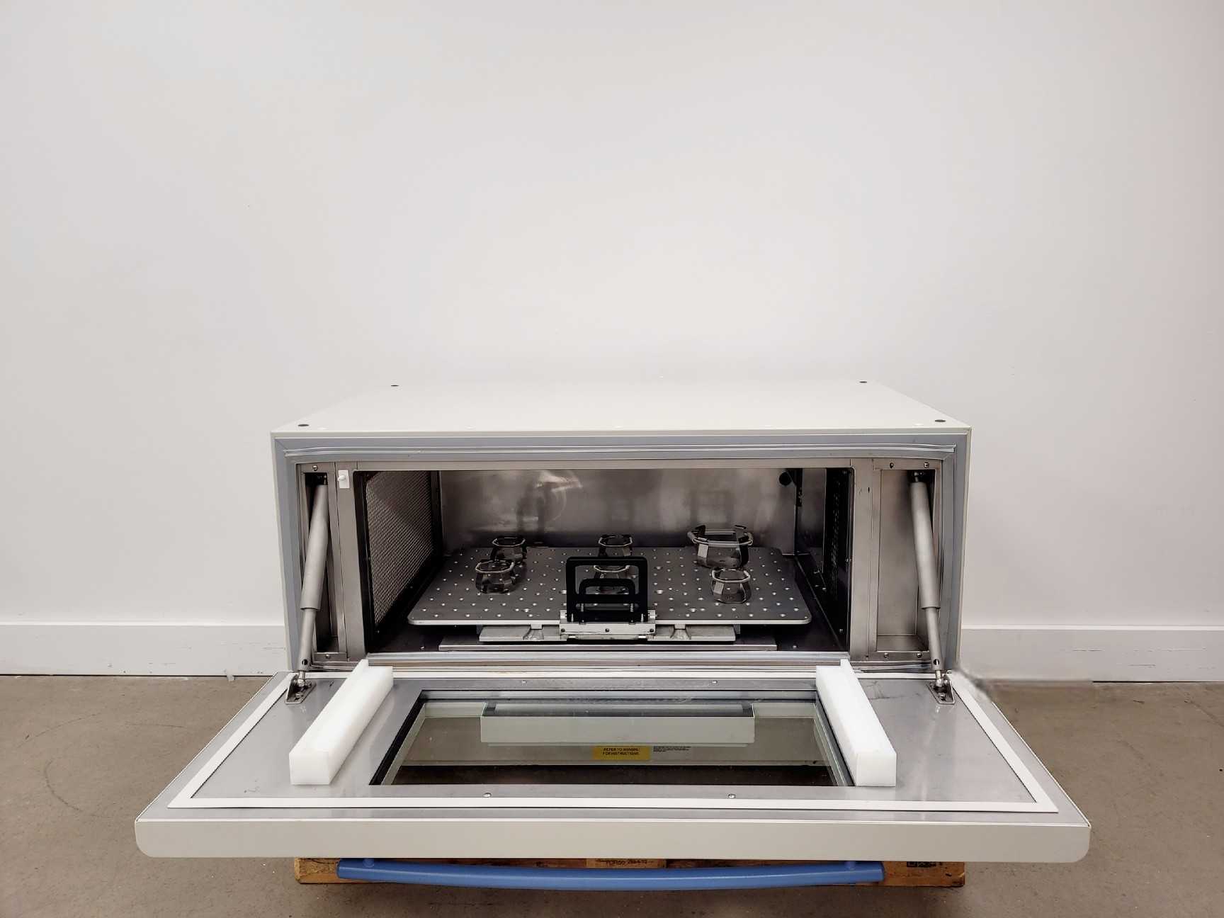 Image of Thermo Scientific MAXQ 8000 SHKE8000-1CE Incubated Stackable Shaker