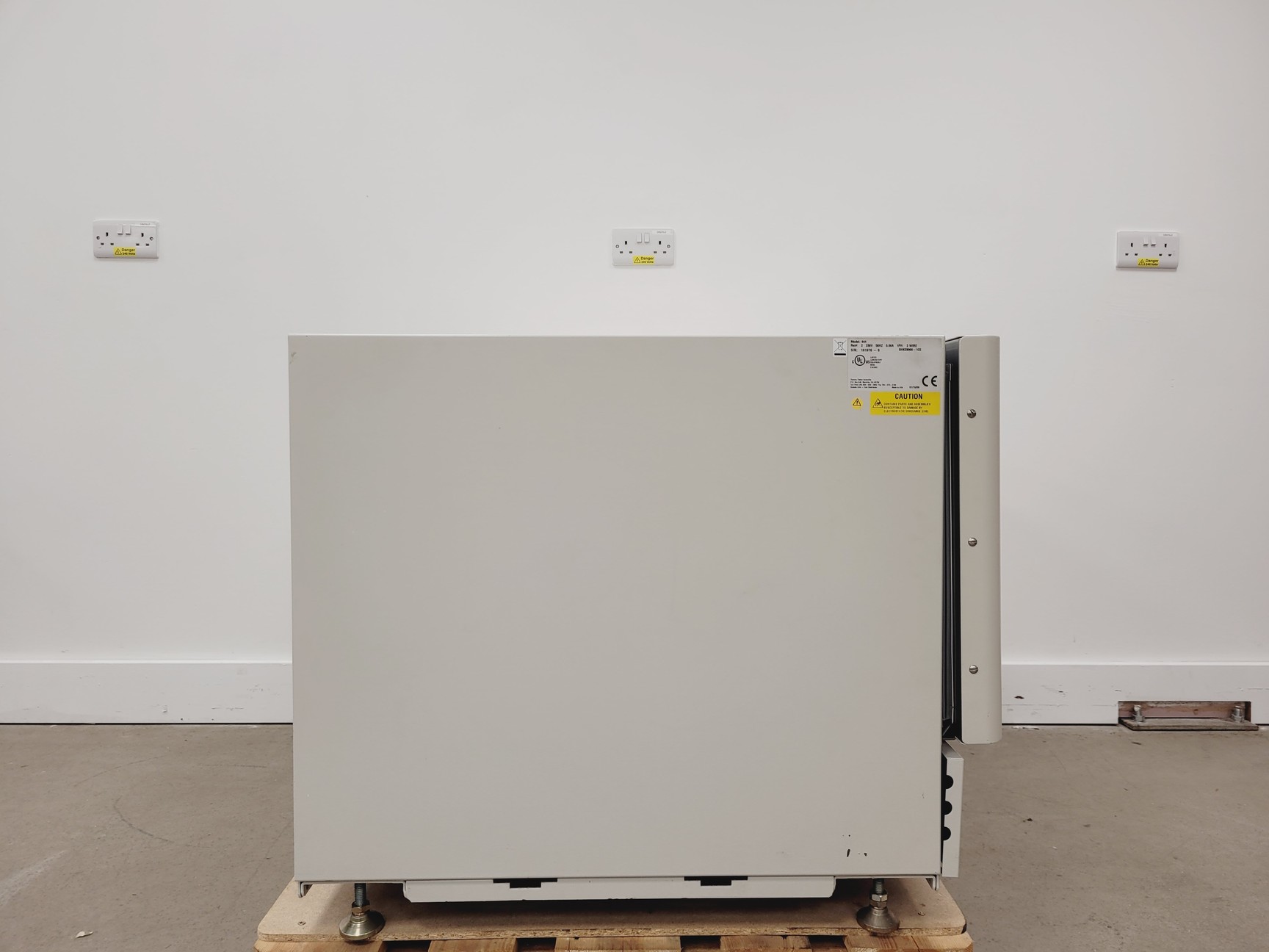 Image of Thermo Scientific MAXQ 8000 SHKE8000-1CE Incubated Stackable Shaker