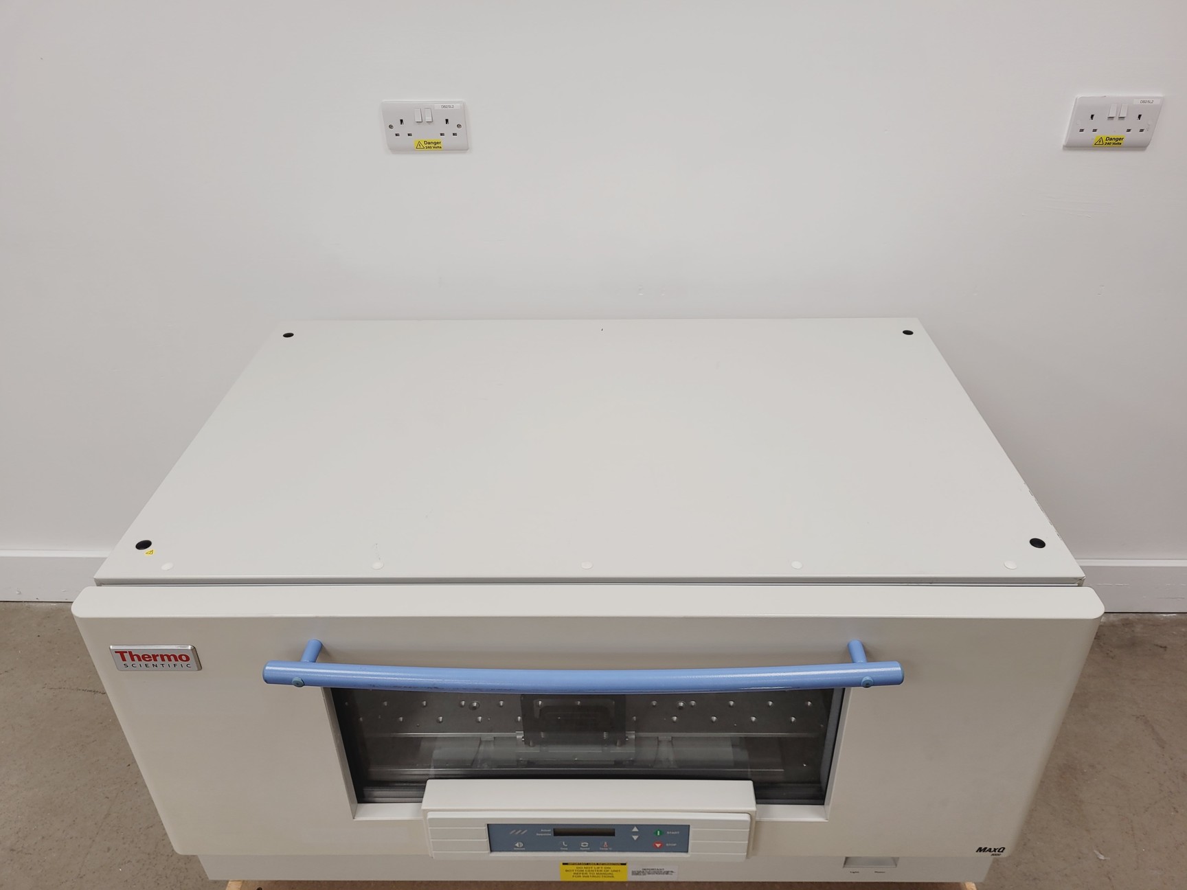 Image of Thermo Scientific MAXQ 8000 SHKE8000-1CE Incubated Stackable Shaker