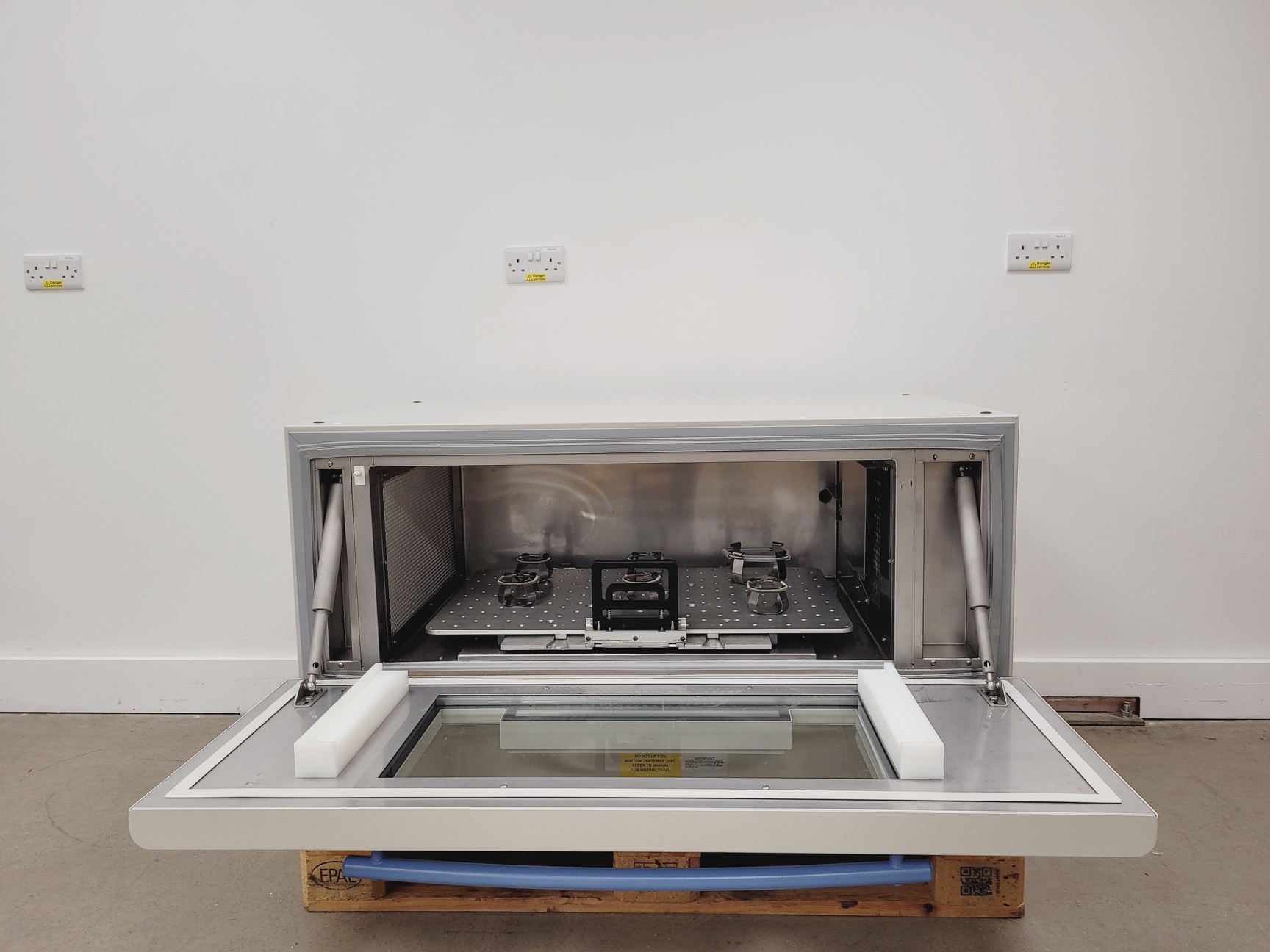Image of Thermo Scientific MAXQ 8000 SHKE8000-1CE Incubated Stackable Shaker