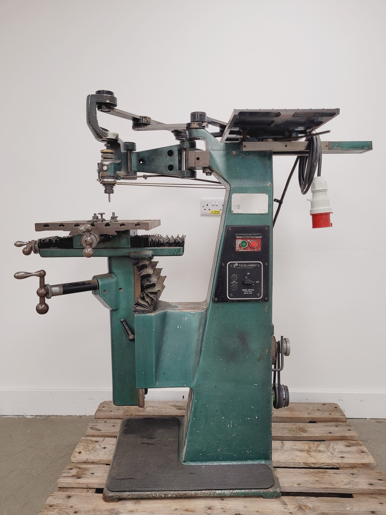 Image of Taylor Hobson Model K Pantograph Engraver 110.902.324