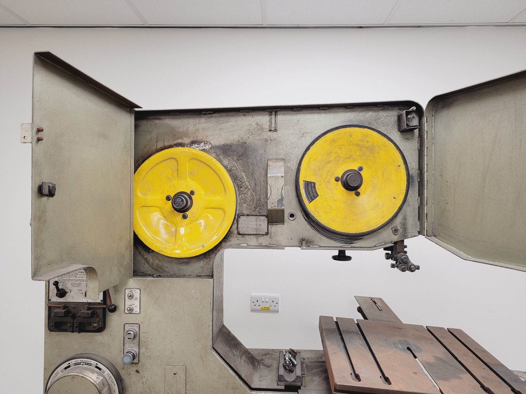 Image of Startrite 314H Vertical Bandsaw 152x91x184 cm LxWxH 