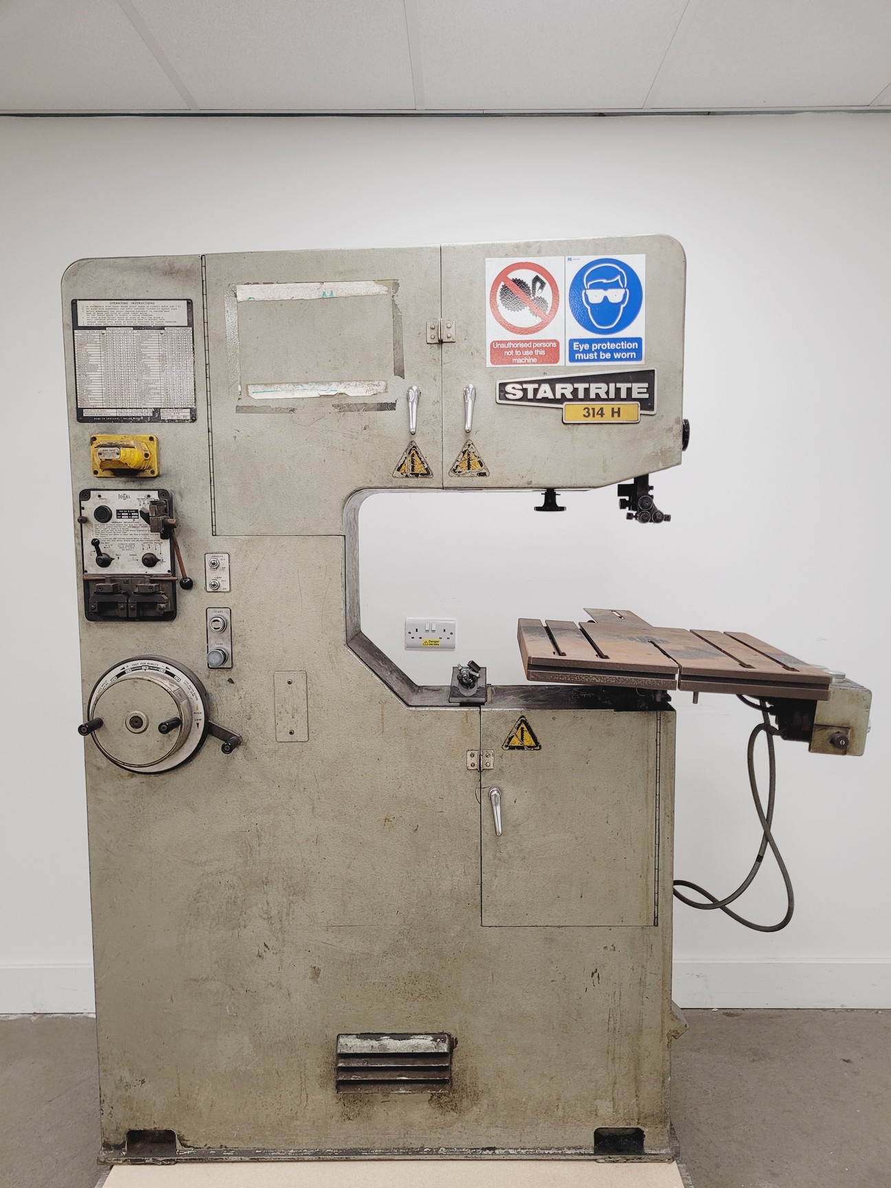 Image of Startrite 314H Vertical Bandsaw 152x91x184 cm LxWxH 