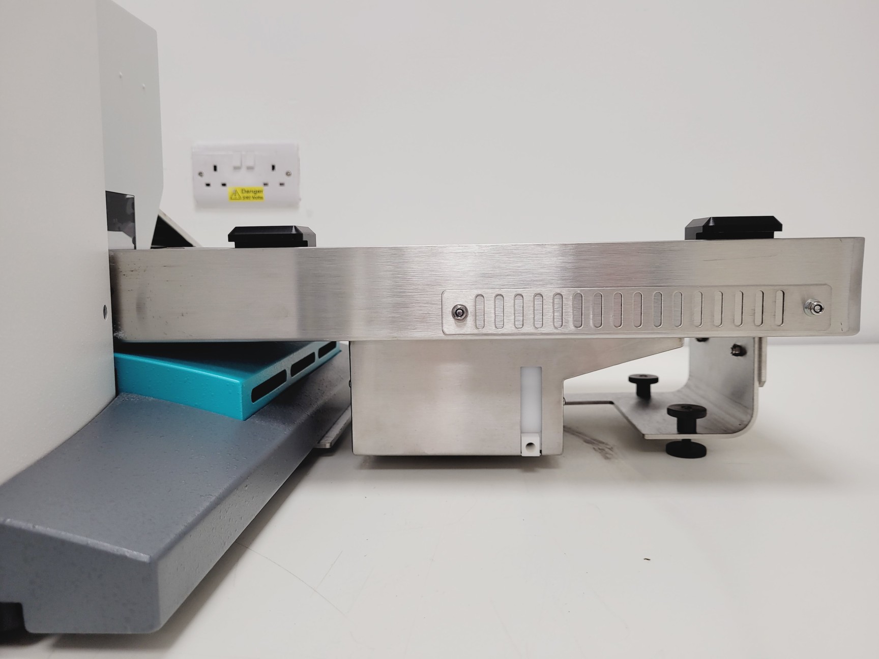 Image of SPTLabTech Mosquito LCP Liquid Handling System with Humidity Chamber & Software