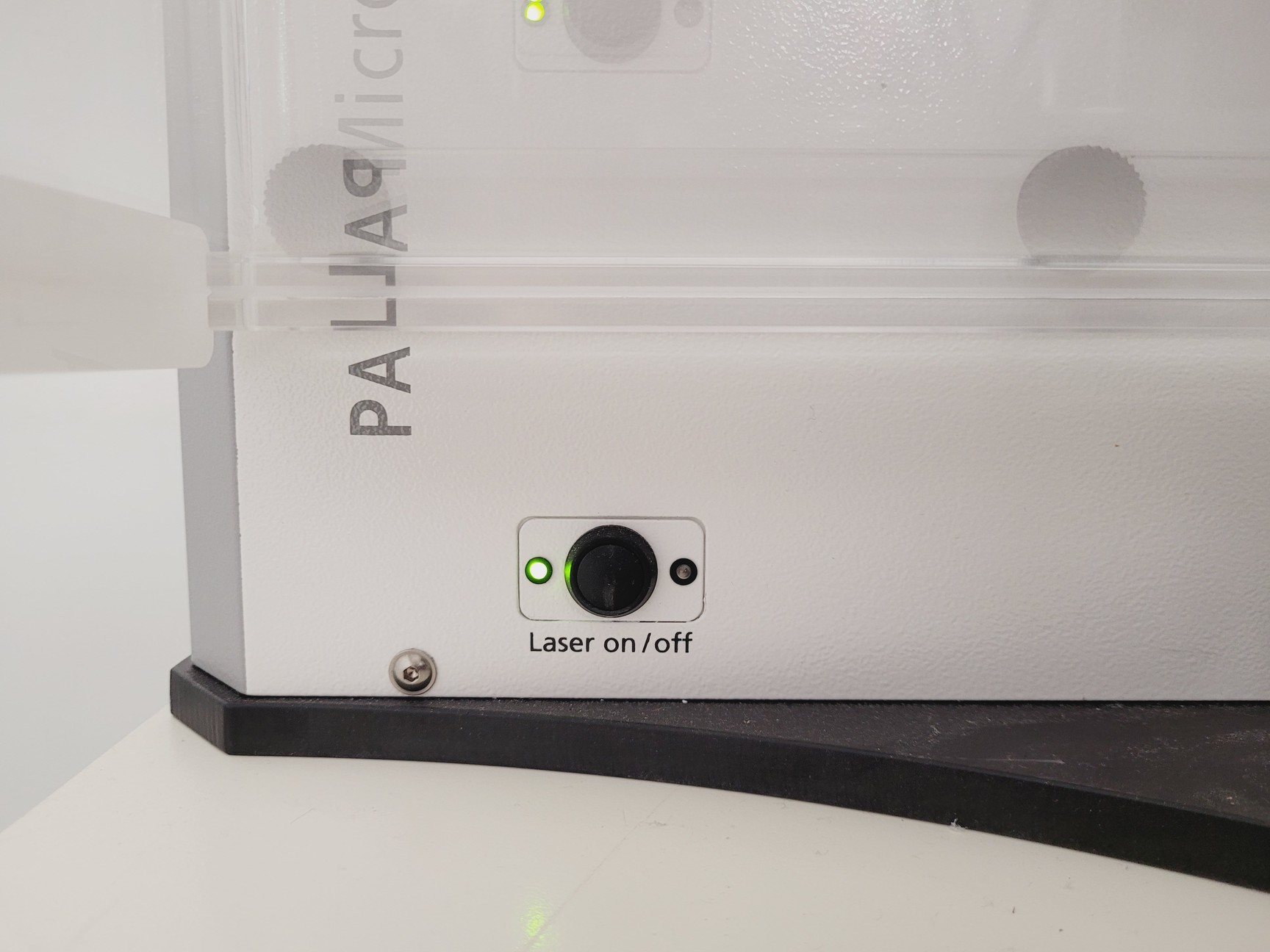 Image of Zeiss PALM Microbeam System With PC & Software