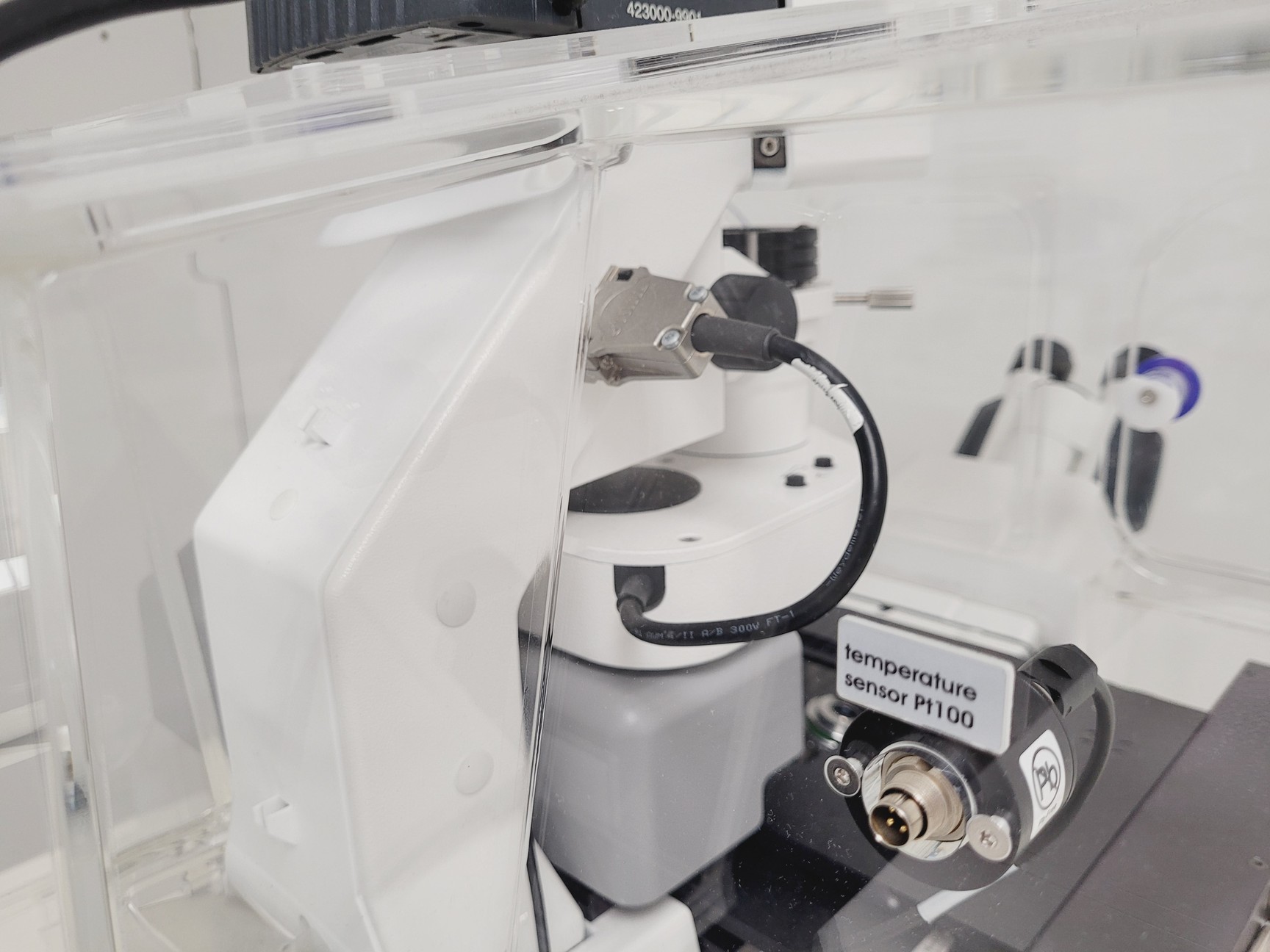 Image of Zeiss PALM Microbeam System With PC & Software