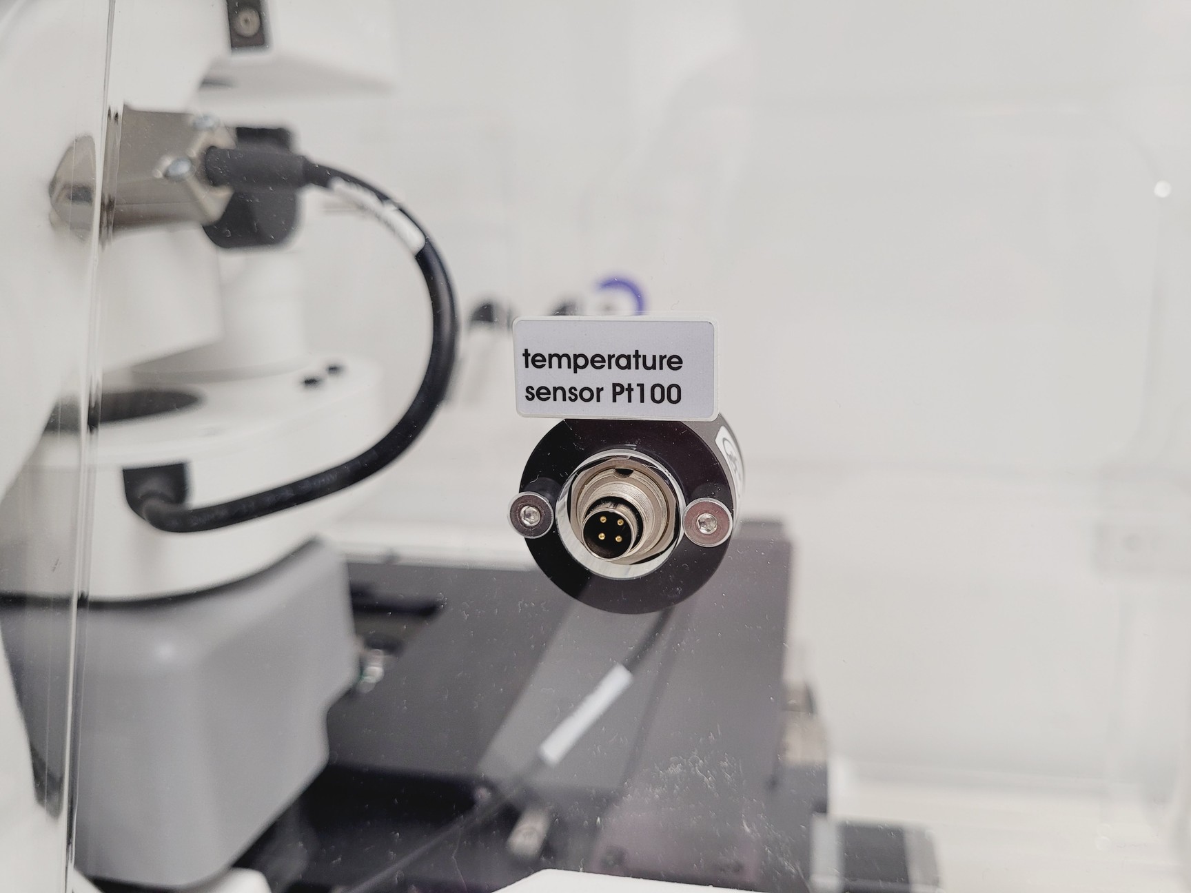 Image of Zeiss PALM Microbeam System With PC & Software