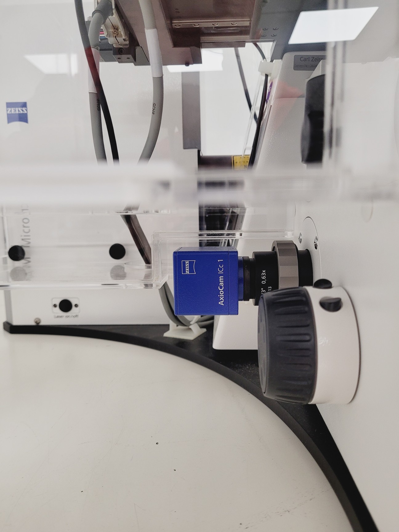 Image of Zeiss PALM Microbeam System With PC & Software