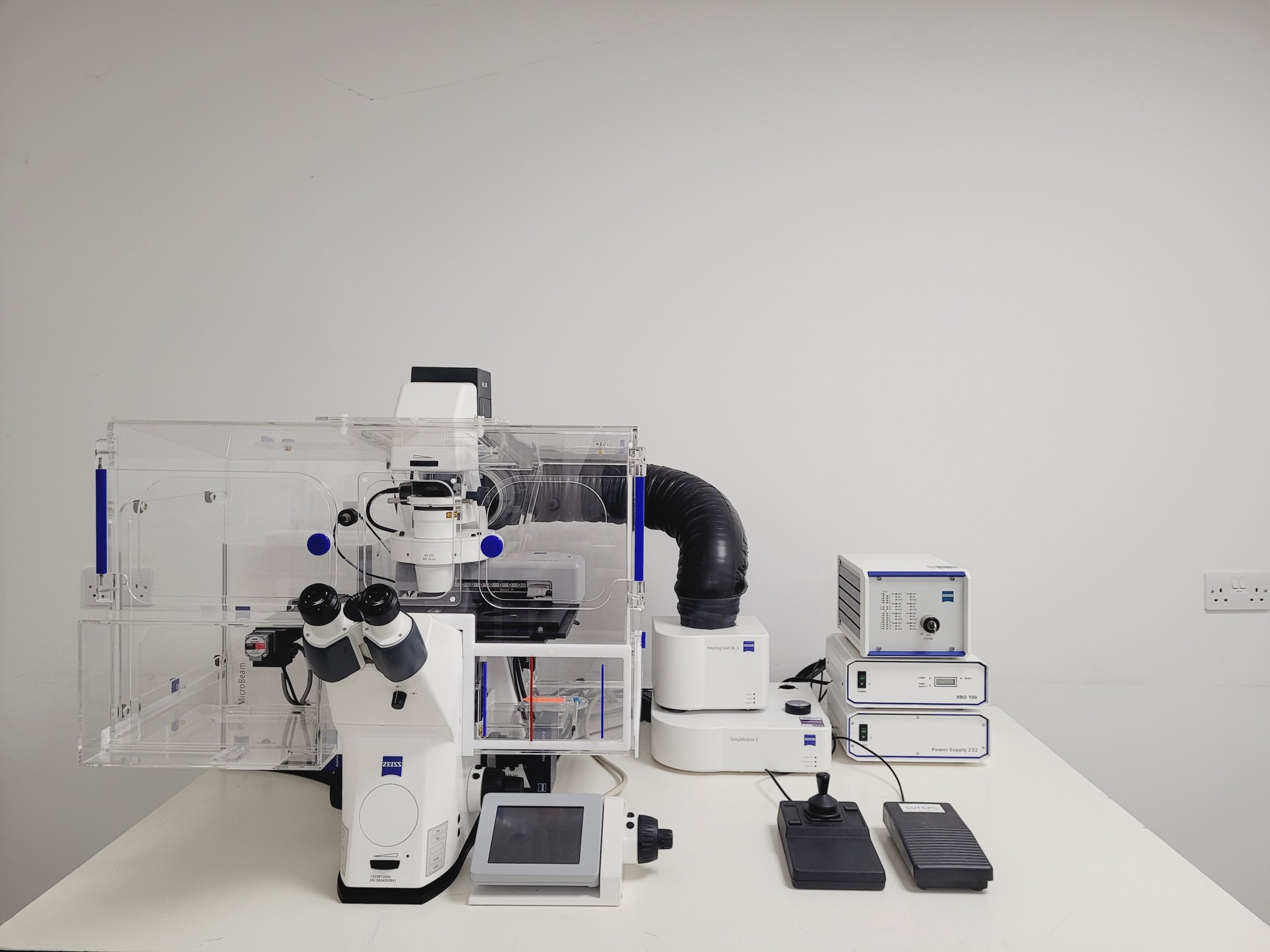 Image of Zeiss PALM Microbeam System With PC & Software