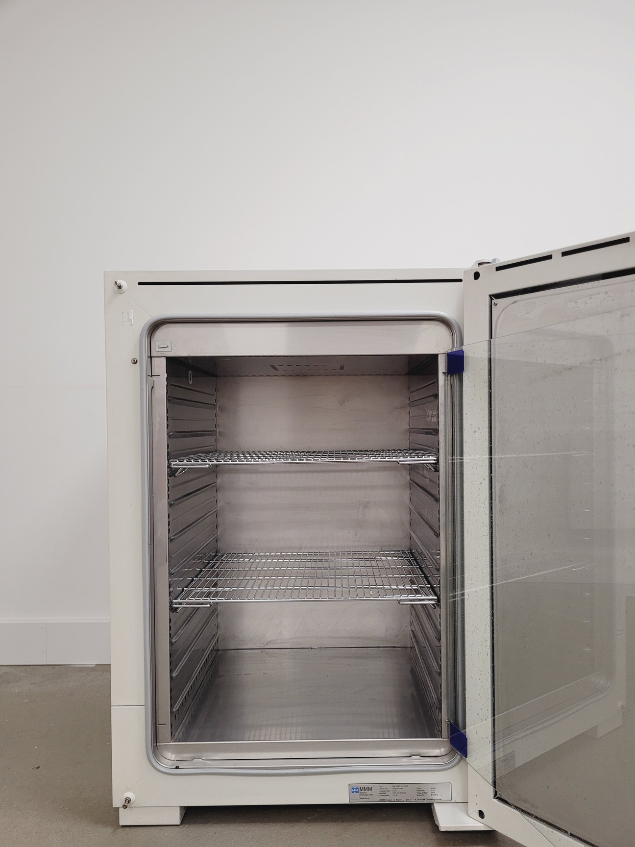 Image of MMM Incucell V 222 Incubator Lab