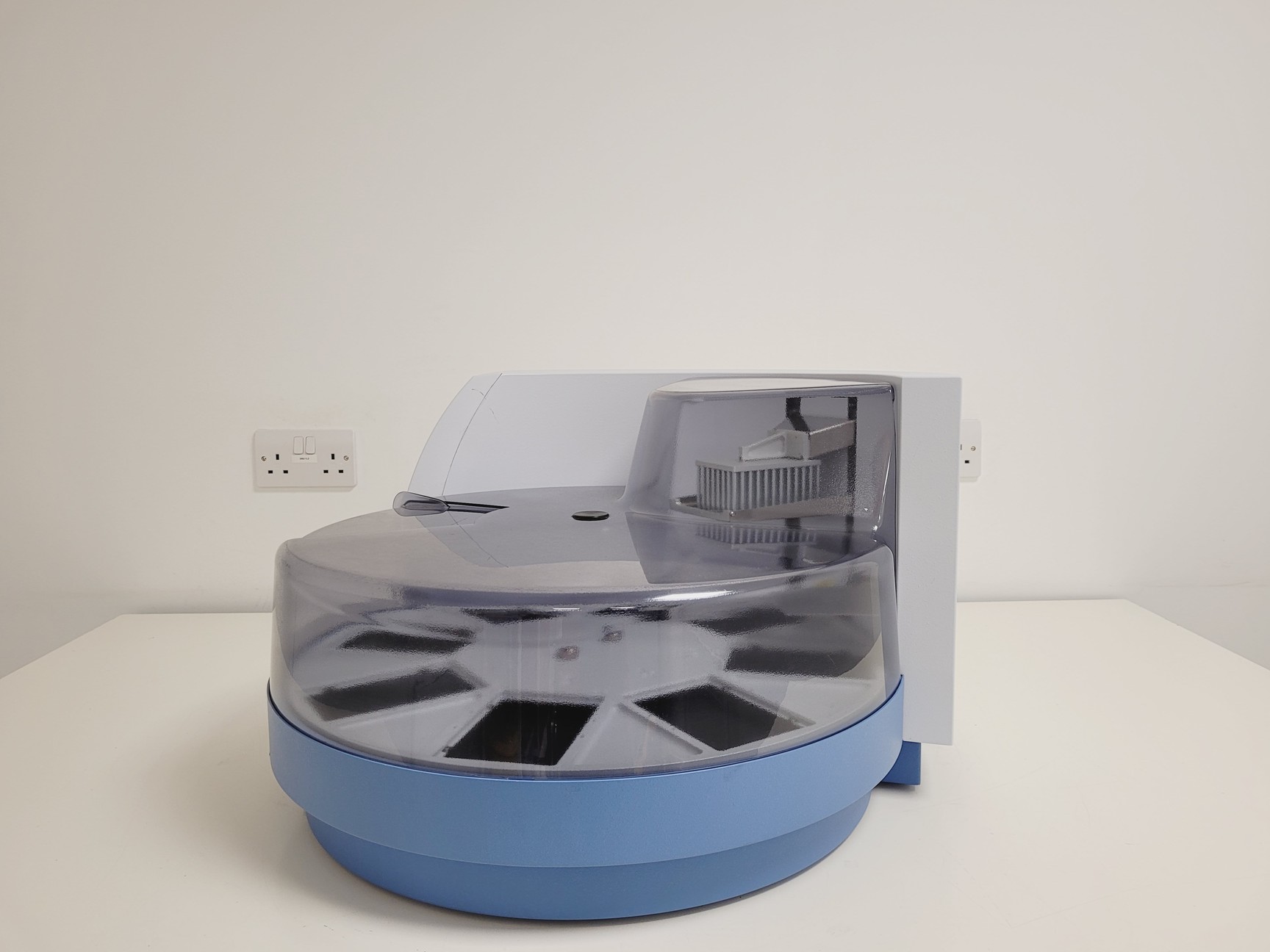 Image of Thermo Kingfisher Flex 711 Purification System (2020) Lab