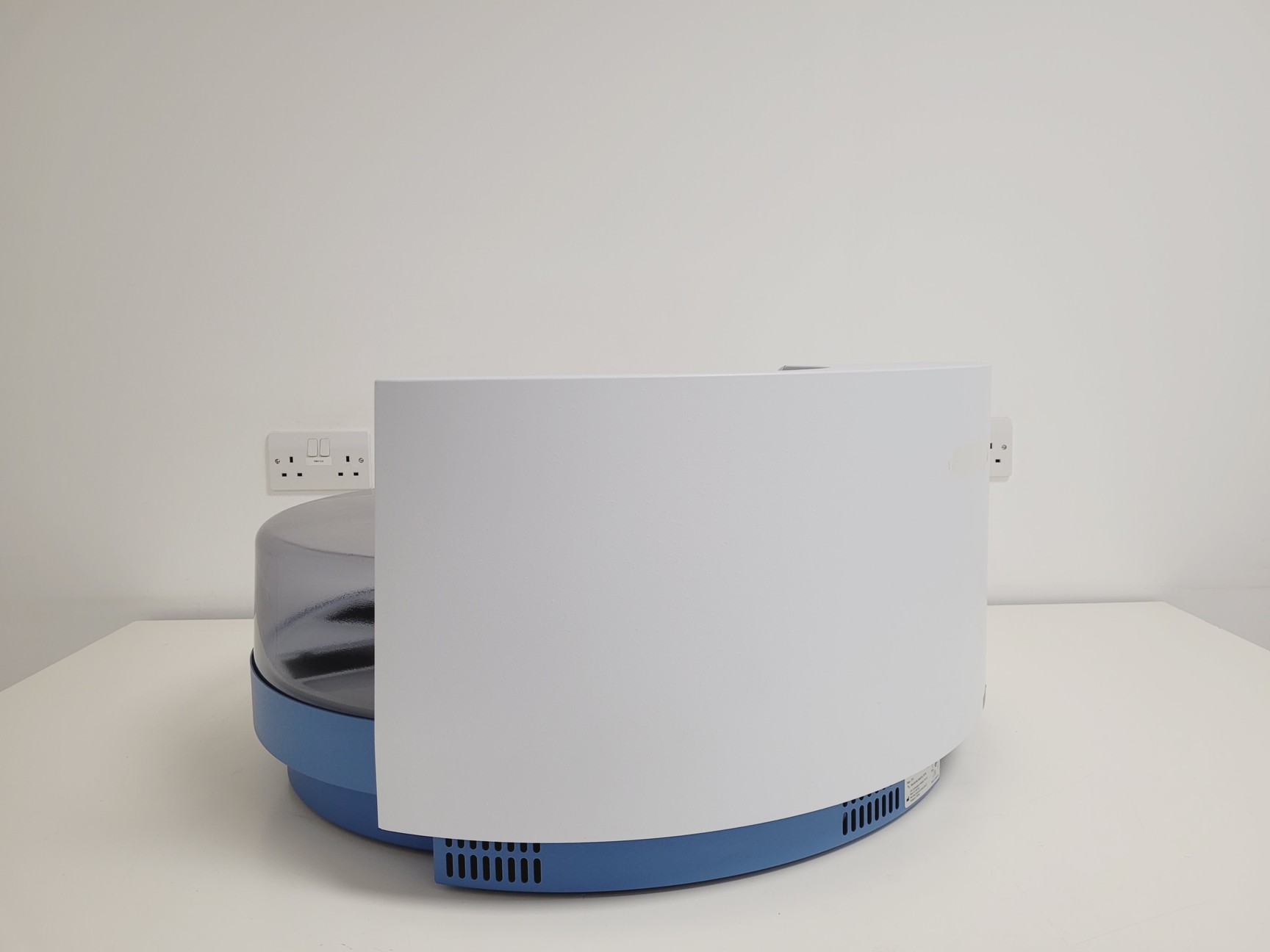 Image of Thermo Kingfisher Flex 711 Purification System (2020) Lab