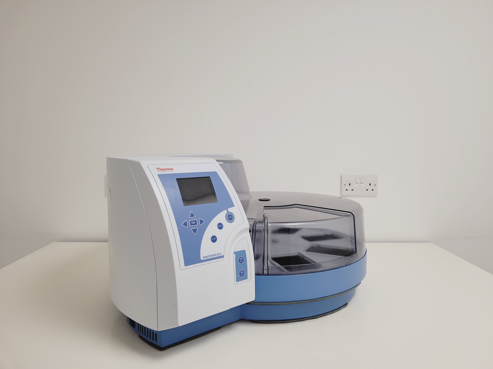 Image of Thermo Kingfisher Flex 711 Purification System (2020) Lab