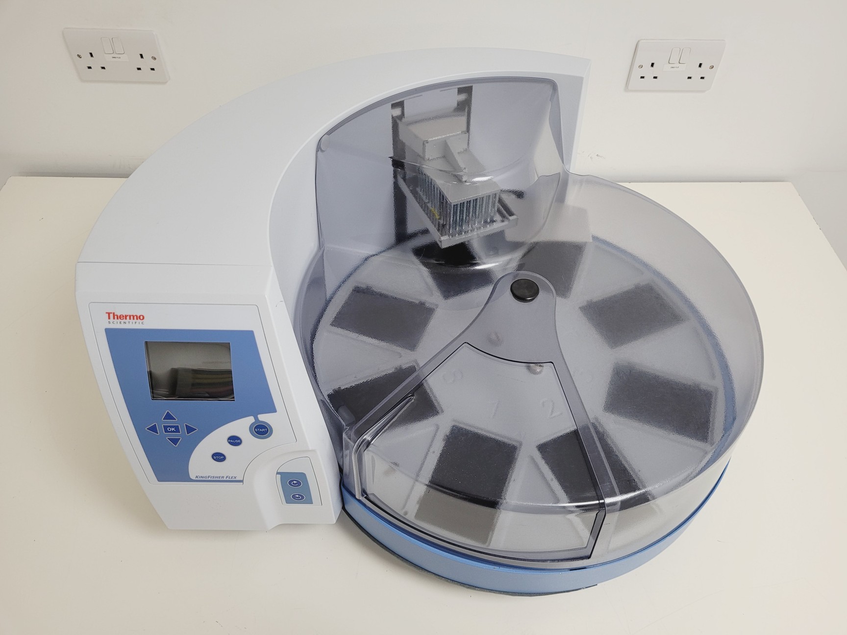 Image of Thermo Kingfisher Flex 711 Purification System (2020) Lab