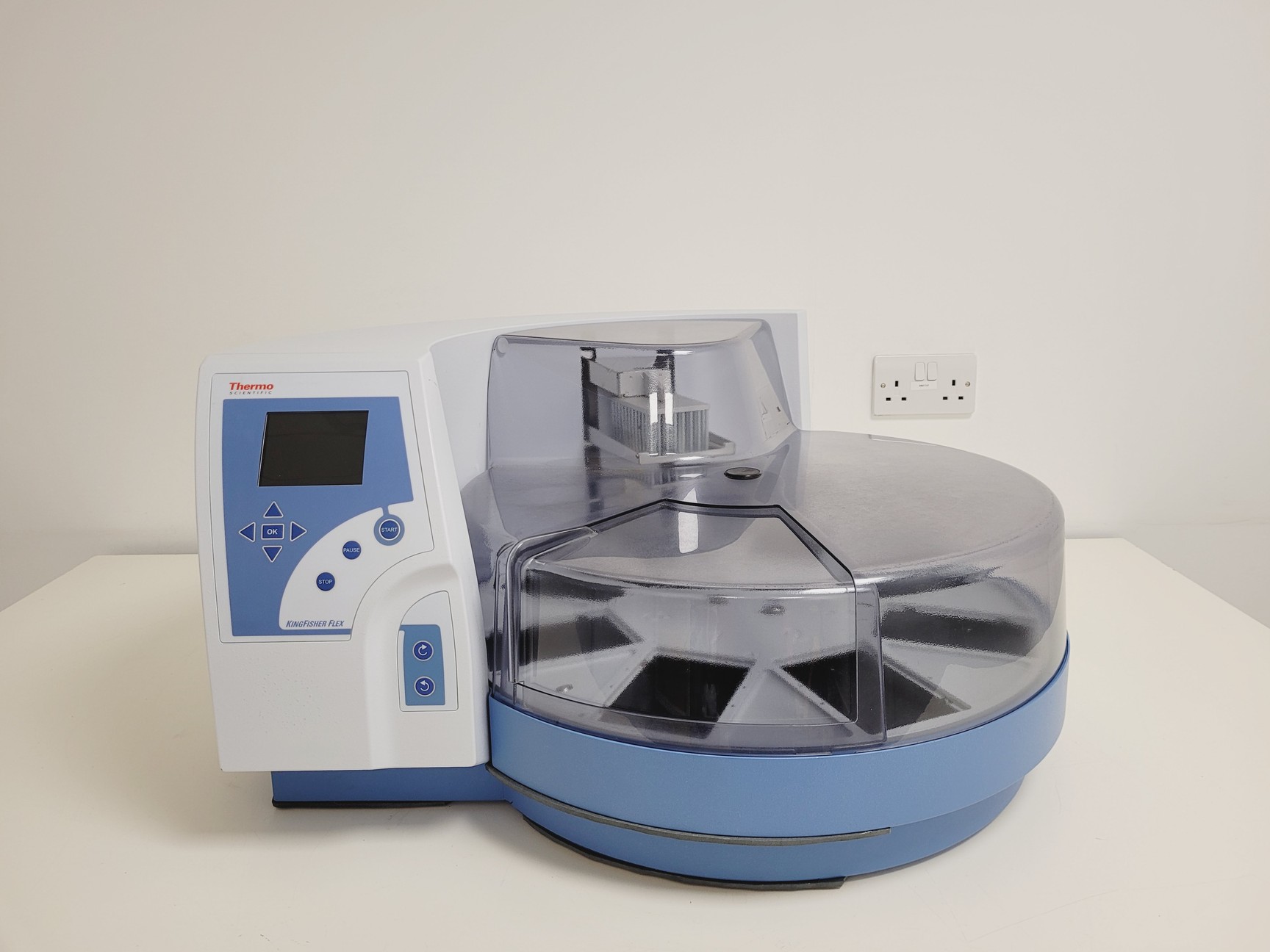 Image of Thermo Kingfisher Flex 711 Purification System (2020) Lab