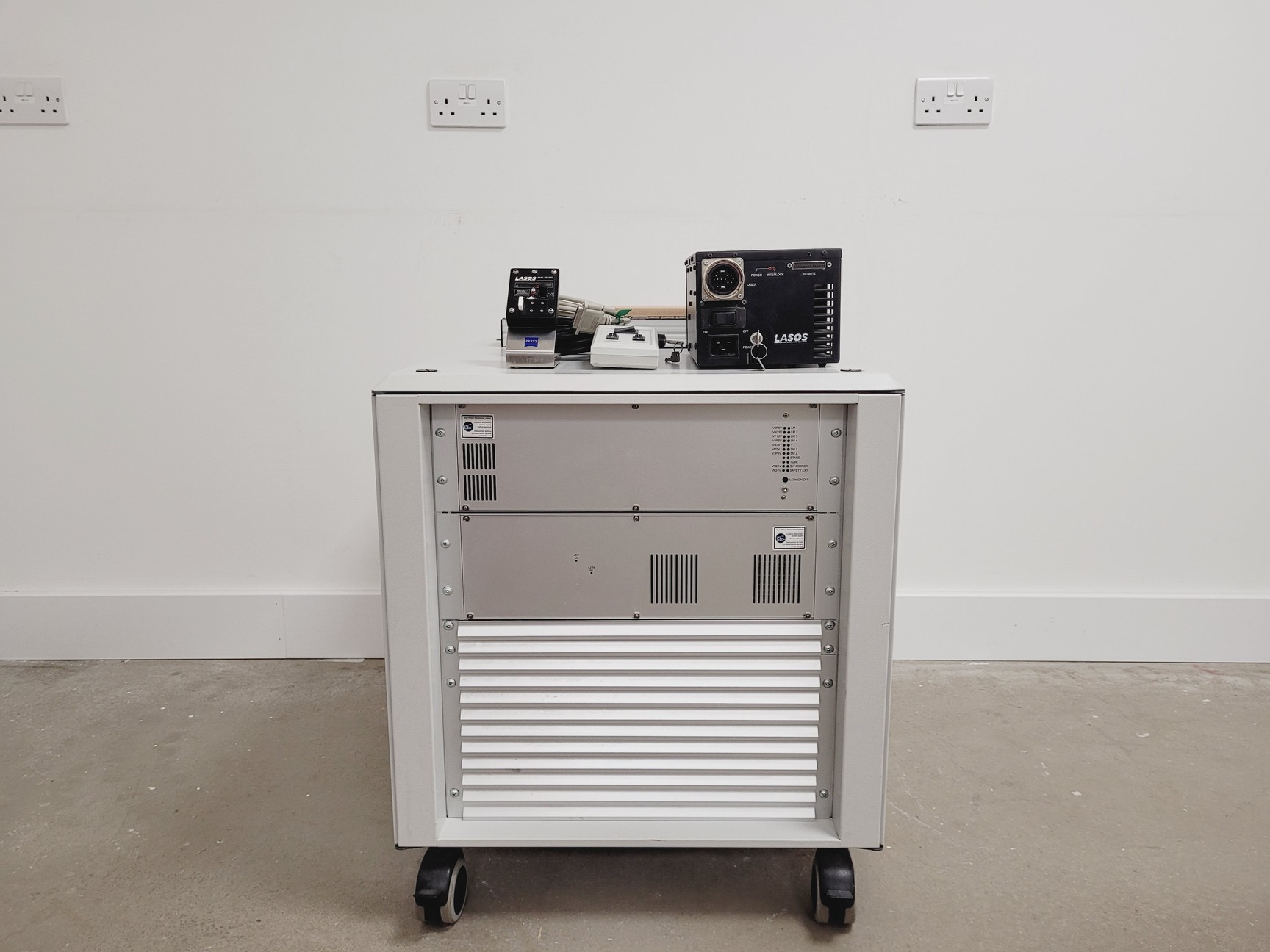 Image of Zeiss LSM 710 ECU Box With 3 x Lasers (Red, Green & Blue) Lab