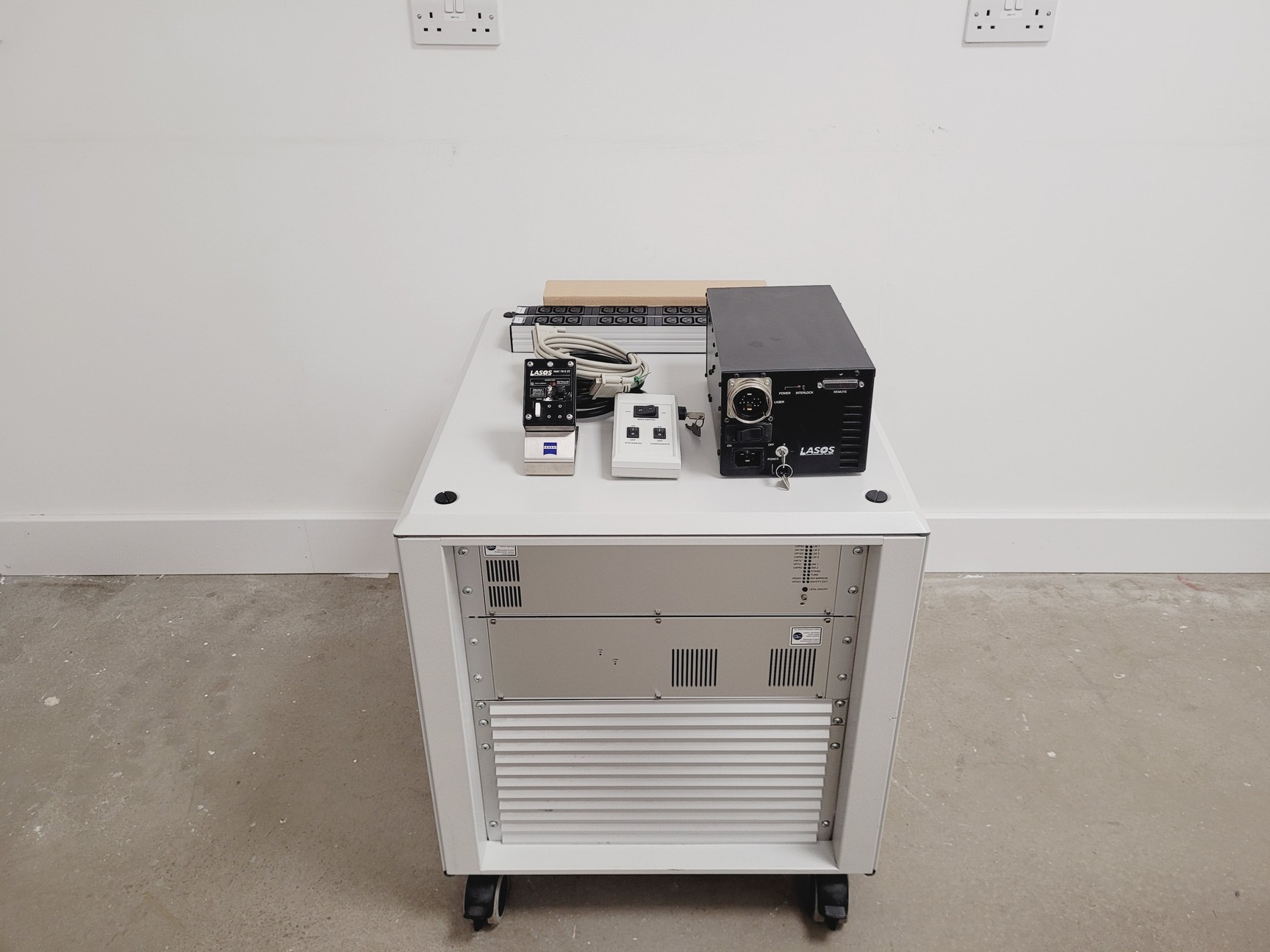 Image of Zeiss LSM 710 ECU Box With 3 x Lasers (Red, Green & Blue) Lab