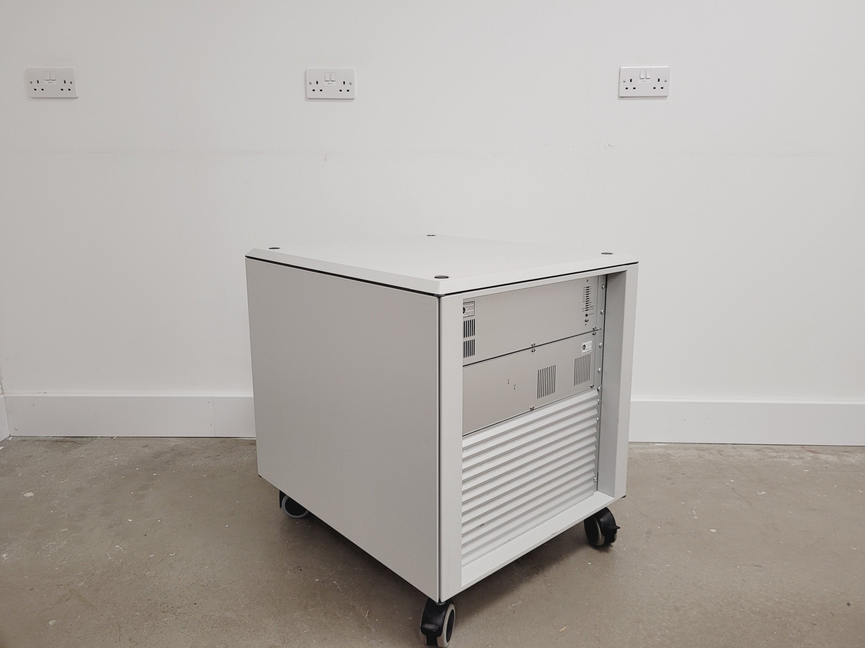 Image of Zeiss LSM 710 ECU Box With 3 x Lasers (Red, Green & Blue) Lab