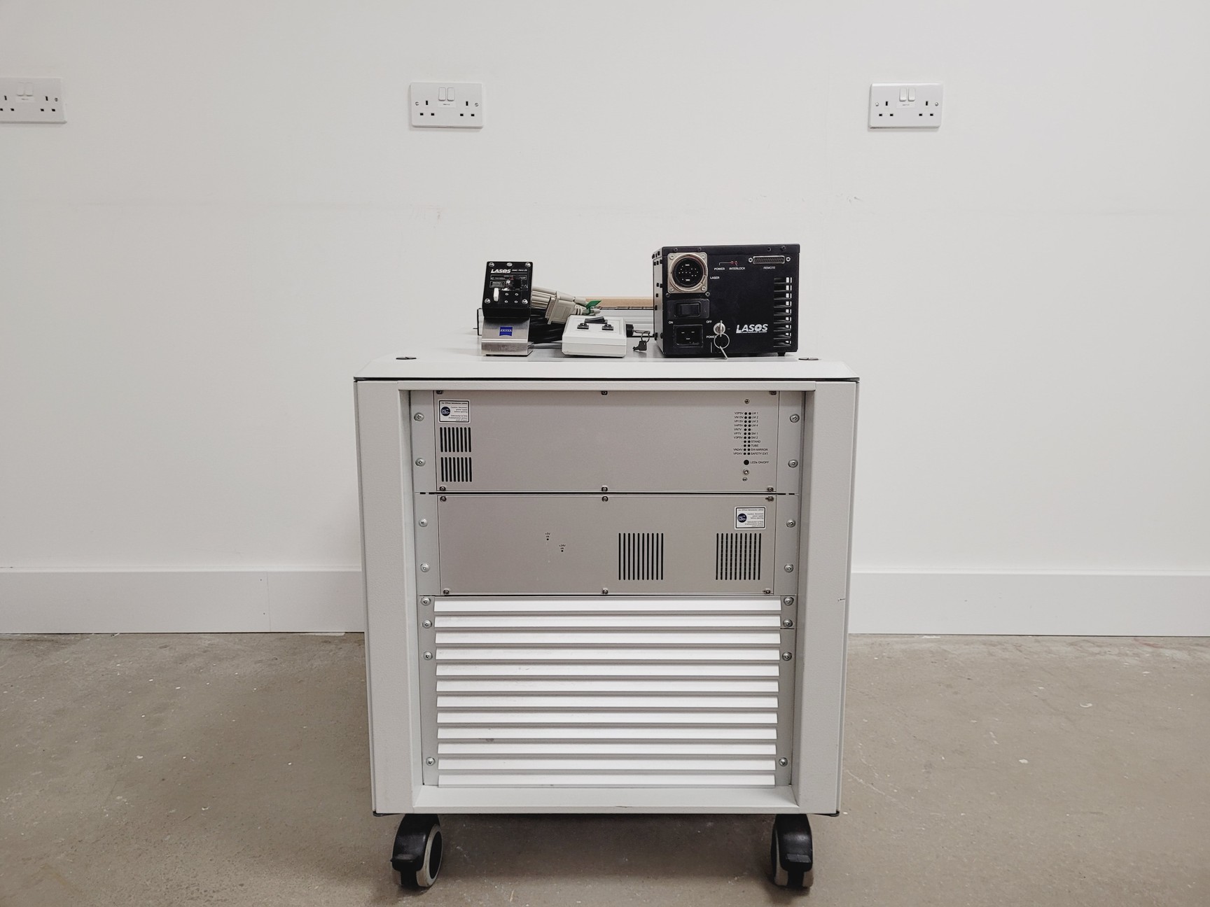 Image of Zeiss LSM 710 ECU Box With 3 x Lasers (Red, Green & Blue) Lab