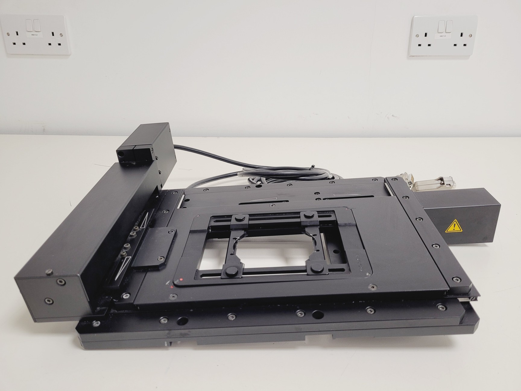 Image of Marzhauser Wetzlar SCAN IM 130x100 DC - 1mm Stage Zeiss Axio Observer .Z1 Lab