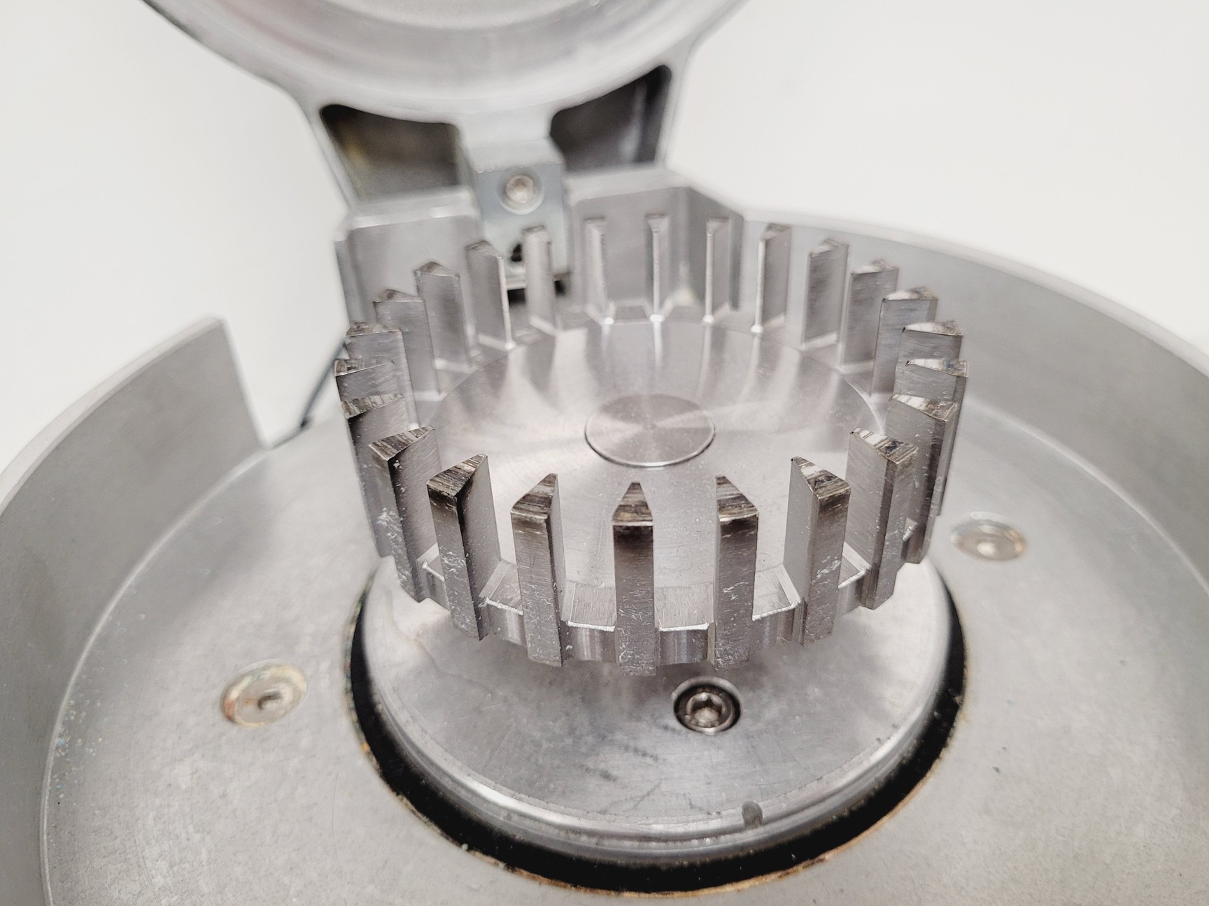 Image of Retsch ZM 100 Ultra Centrifugal Mill 