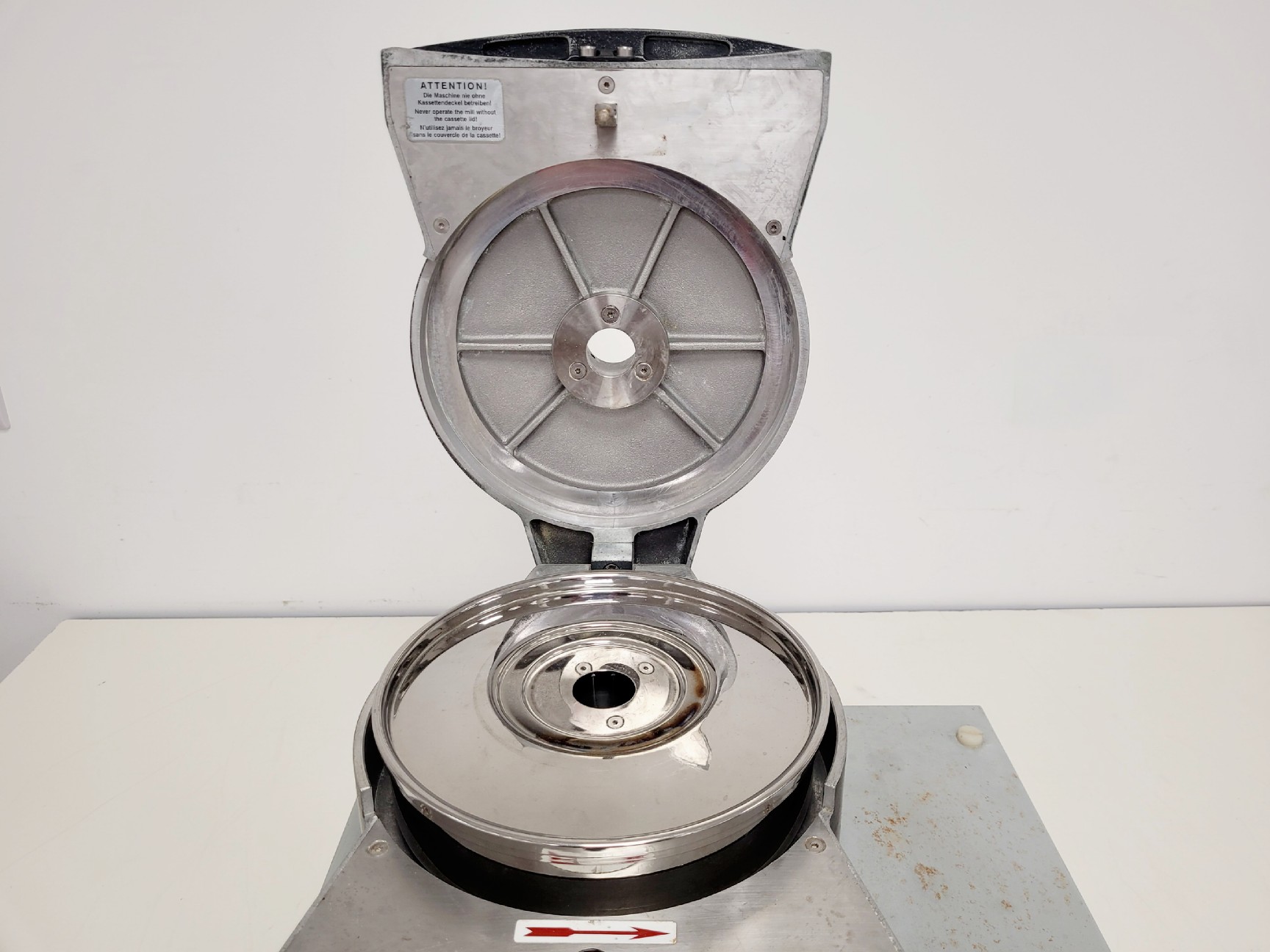 Image of Retsch ZM 100 Ultra Centrifugal Mill Lab