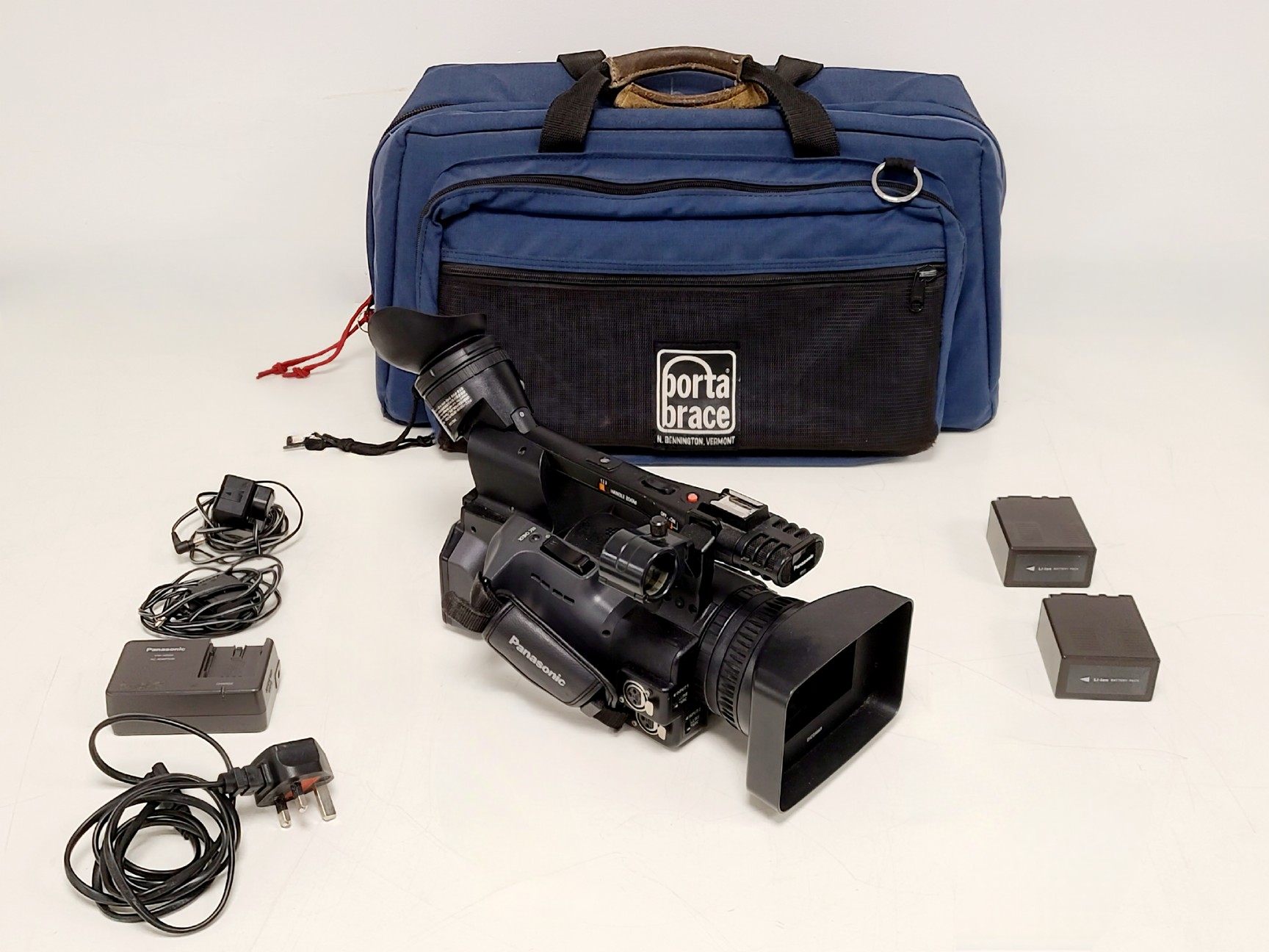 Image of Panasonic AG-HMC151E - AVCCAM 3CCD Camcorder w/ 2 Batteries and 1 Charger