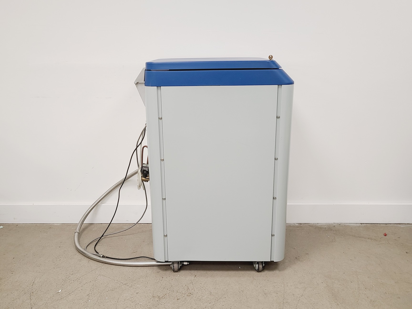 Image of Taylor Wharton K Series 10K Cryostat Storage System