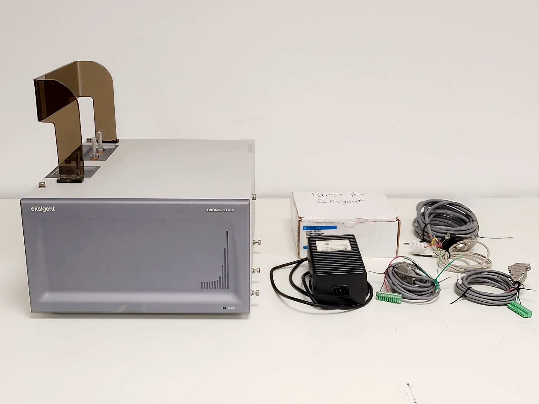 Image of Eksigent NanoLC-1D Plus HPLC System
