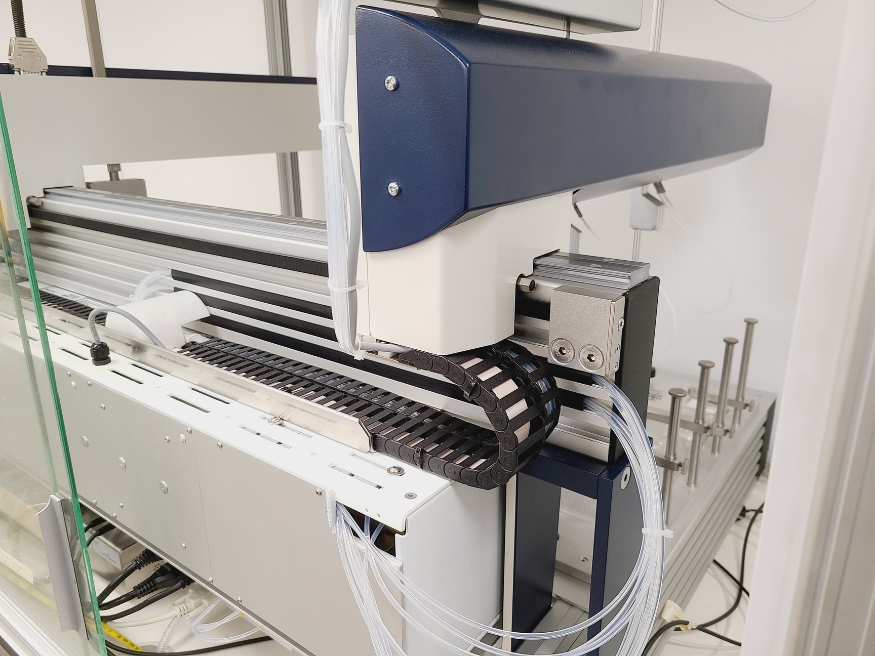 Image of Bruker SamplePro - Sample Preparation for NMR by Solid Phase Extraction