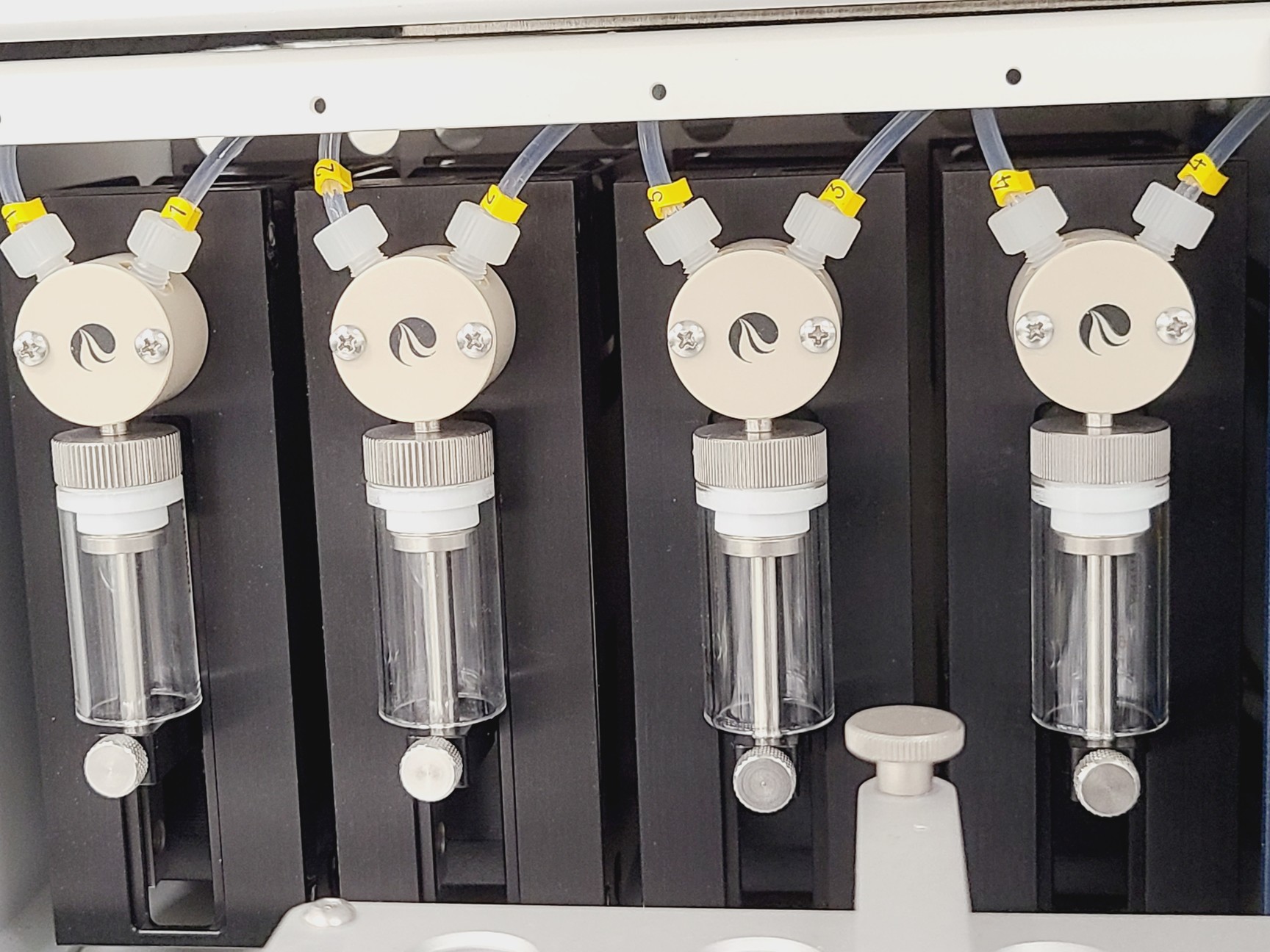 Image of Bruker SamplePro - Sample Preparation for NMR by Solid Phase Extraction