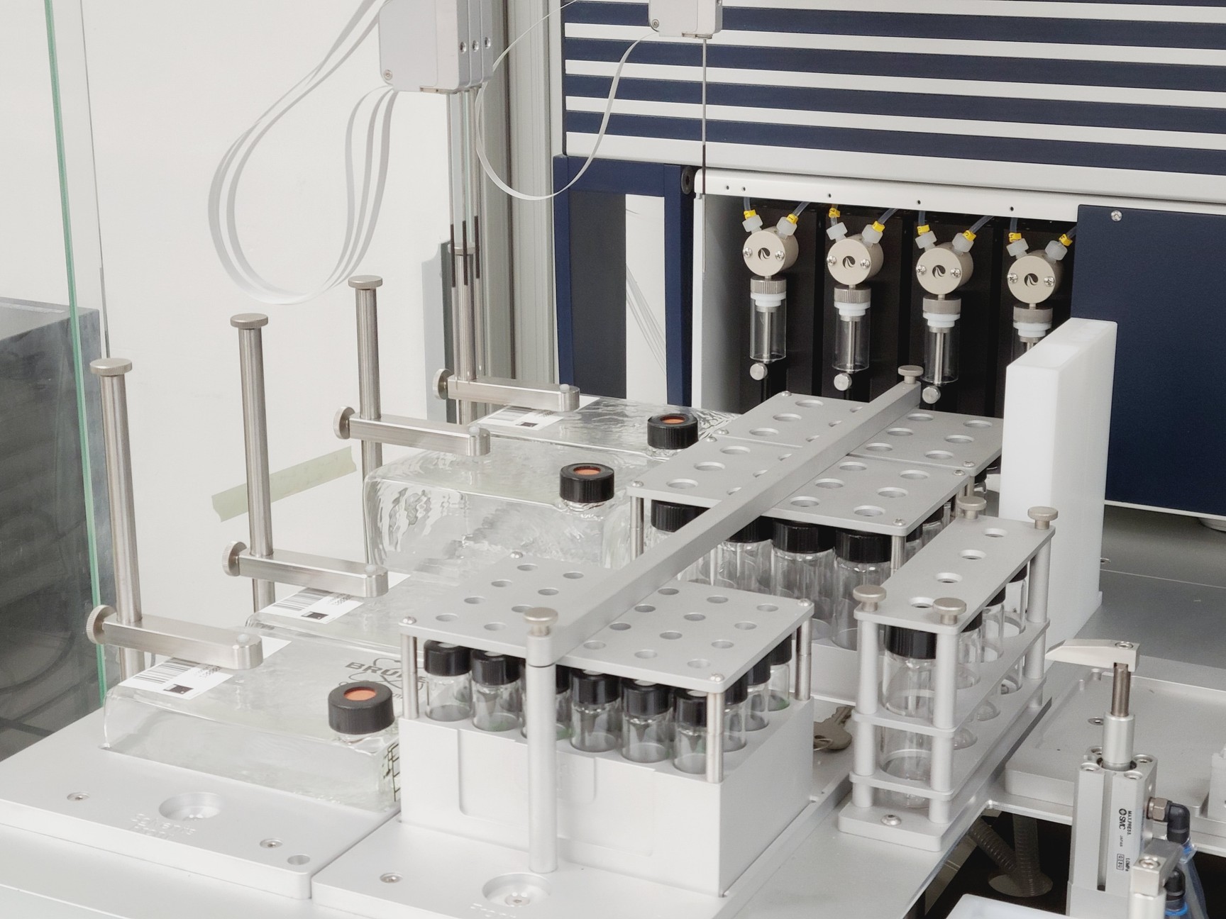 Image of Bruker SamplePro - Sample Preparation for NMR by Solid Phase Extraction